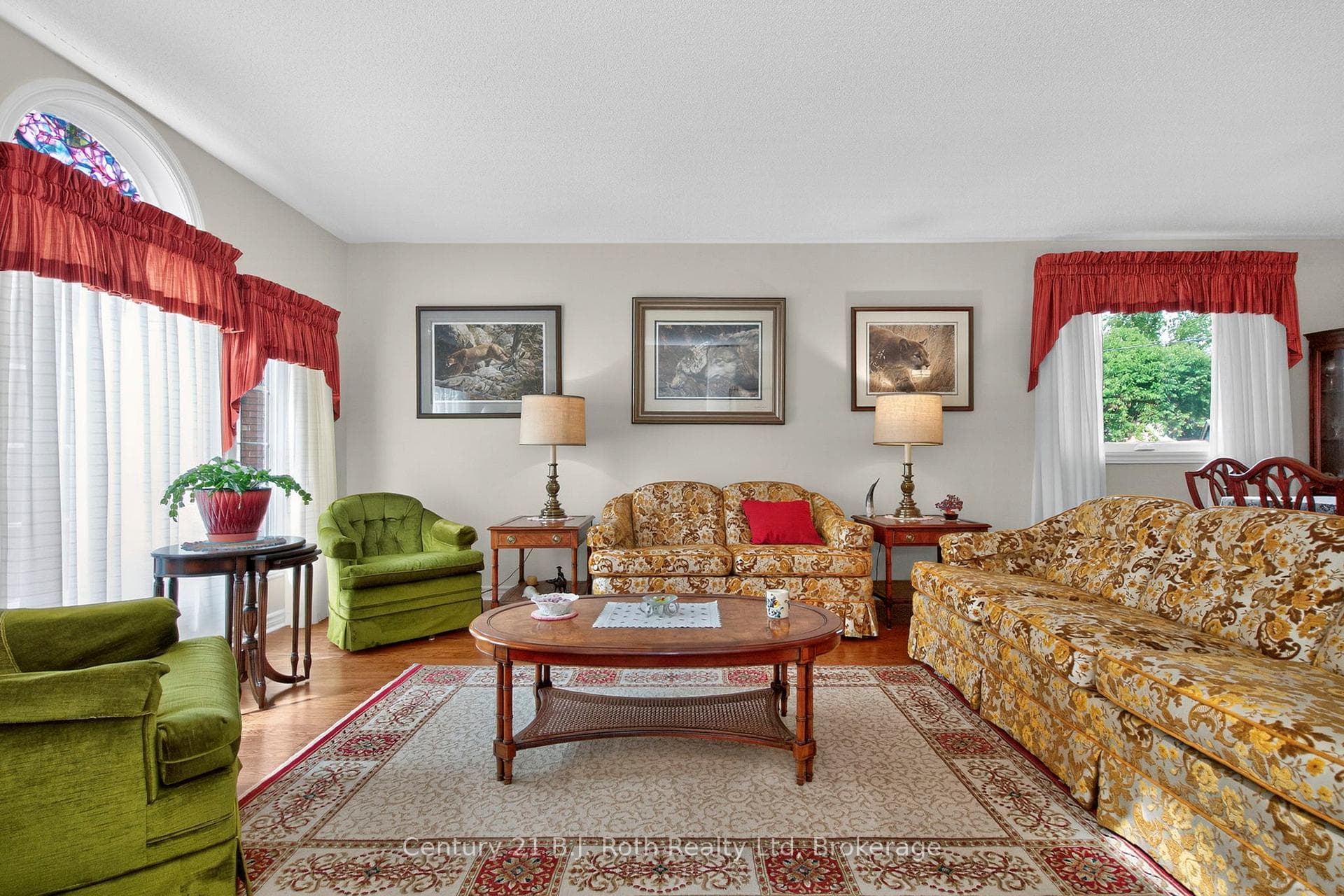 997 Whitney Crescent photo 6