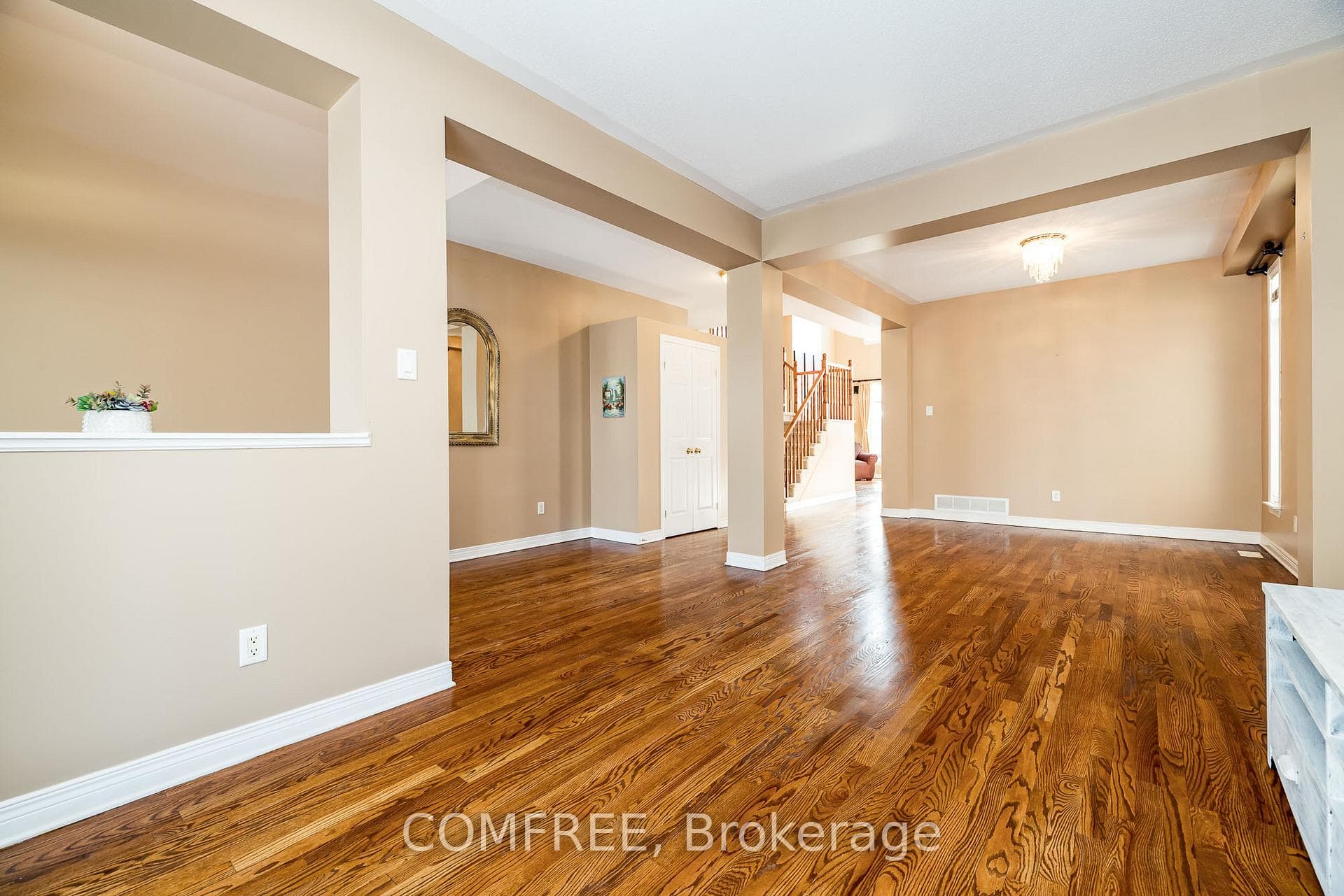 14 Escade Drive photo 3