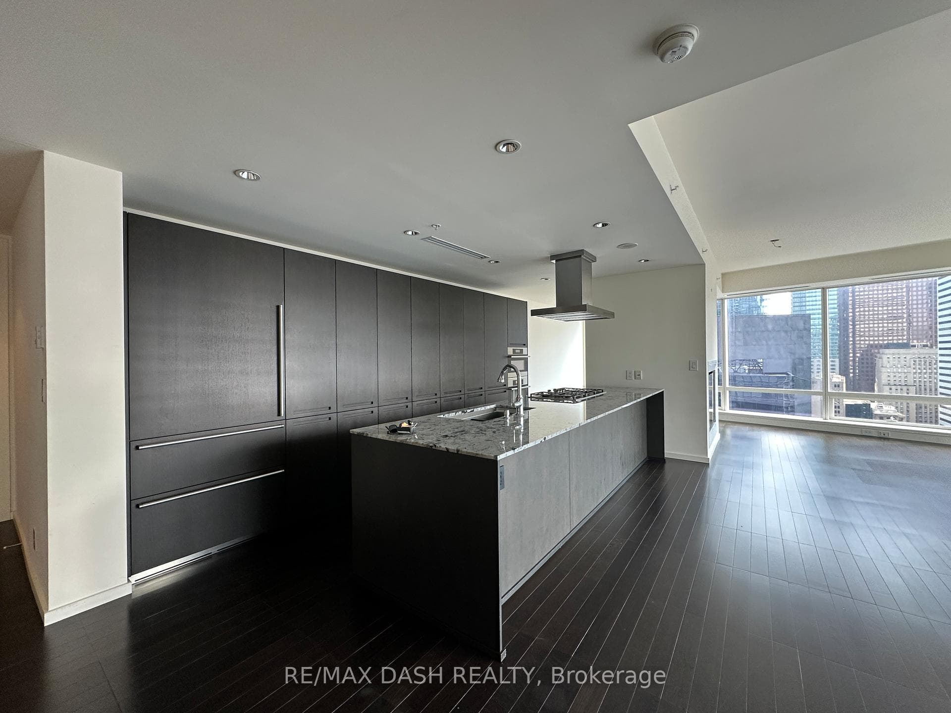 180 University Avenue Unit 3209 photo 1