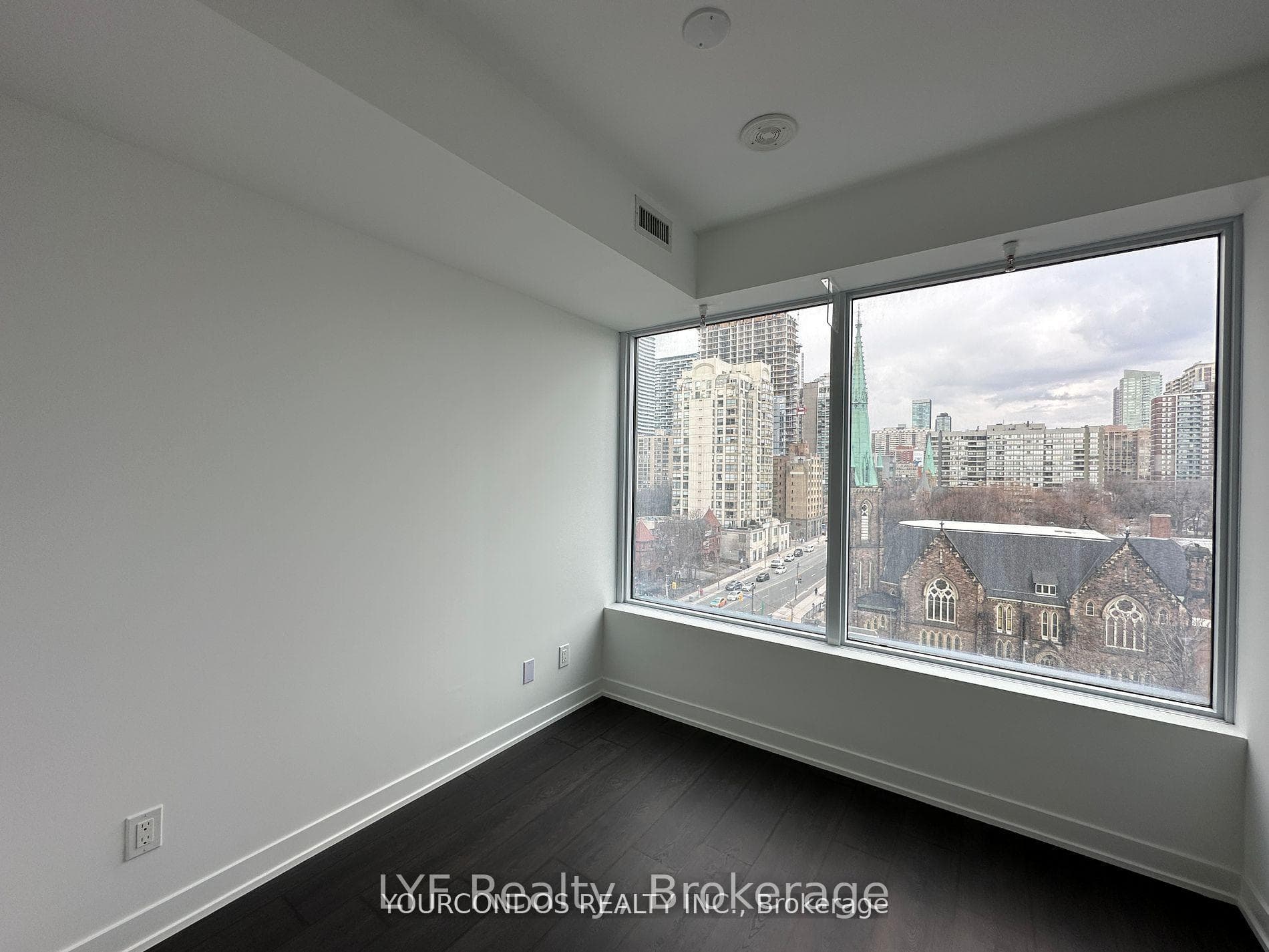 319 Jarvis Street Unit 810 photo 7