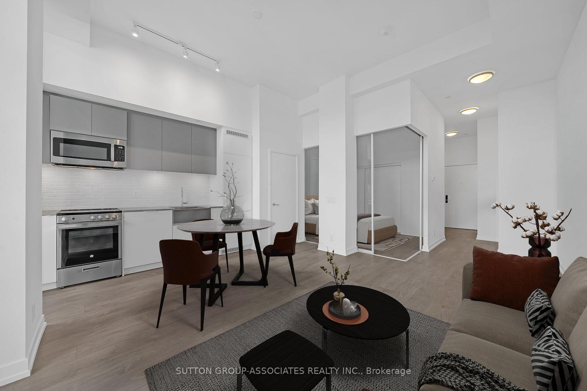 270 Dufferin Street Unit 213 photo 2
