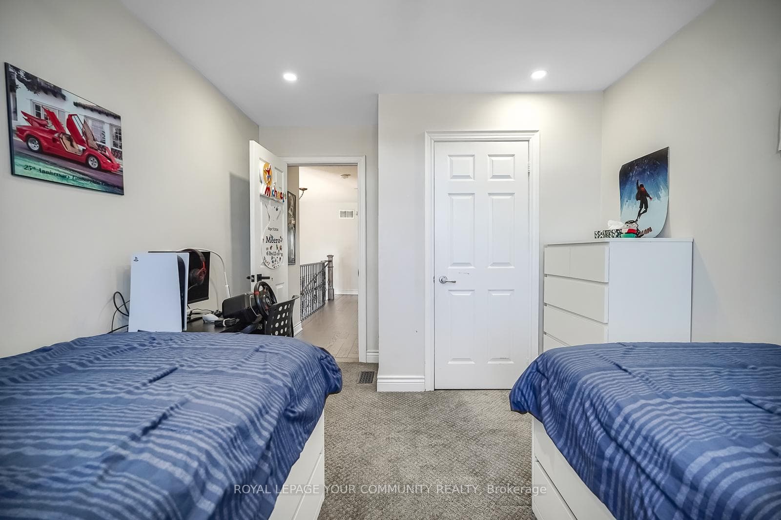 90 Stella Crescent photo 32