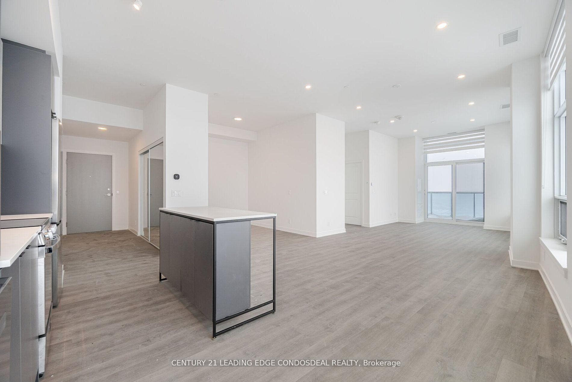 30 Upper Mall Way Unit PH03 photo 14