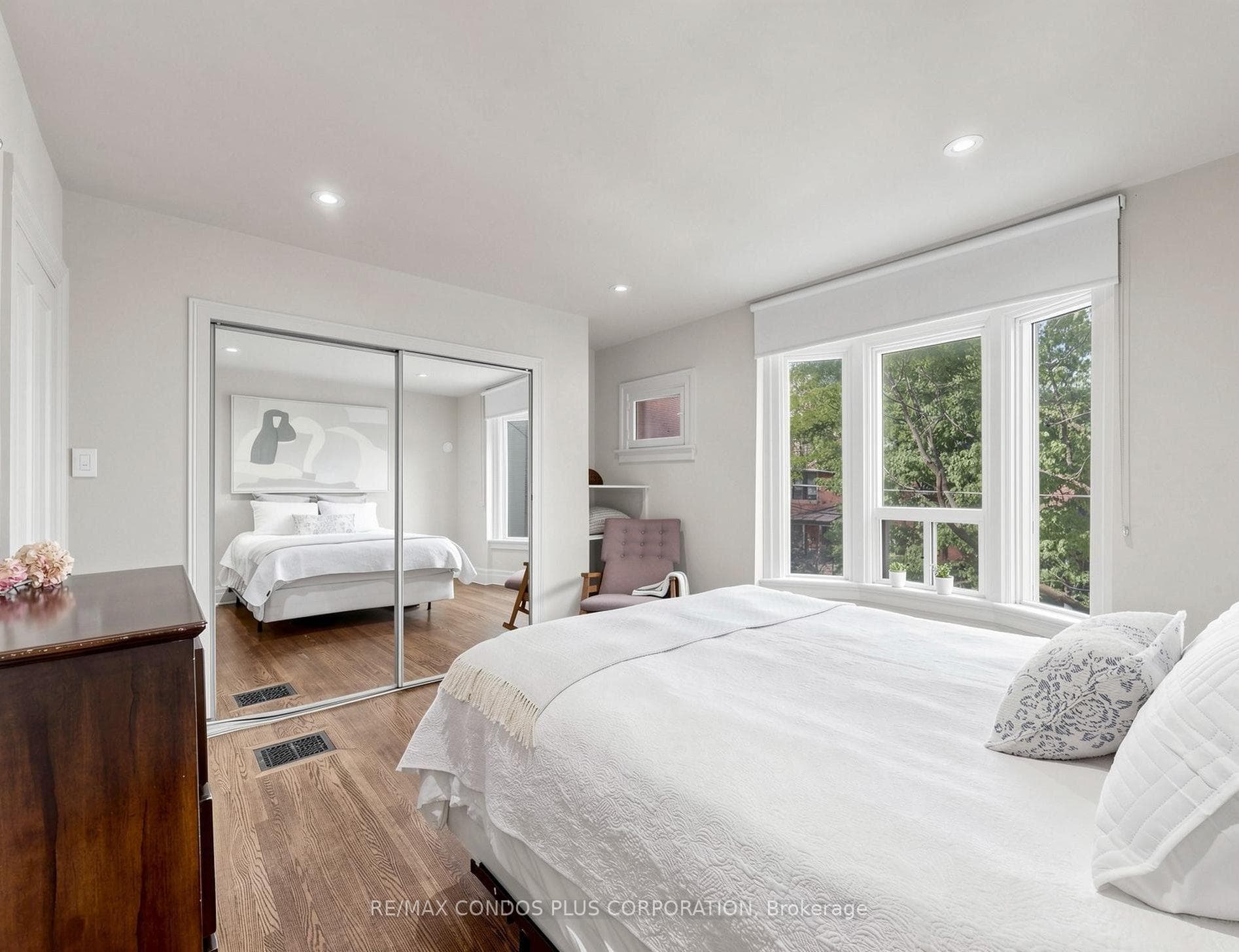 212 Albany Avenue photo 14