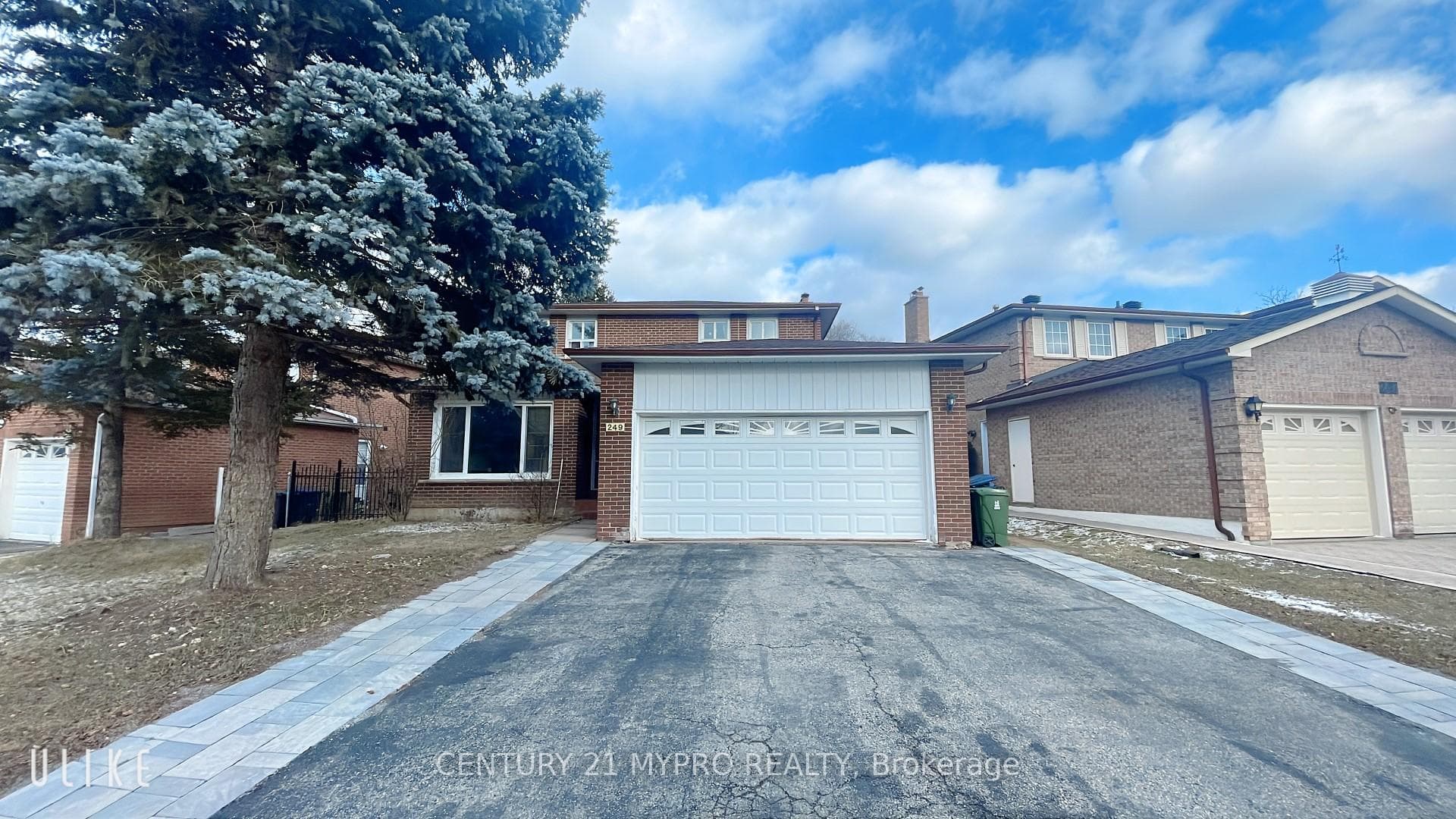 249 Ingleton Boulevard photo 1