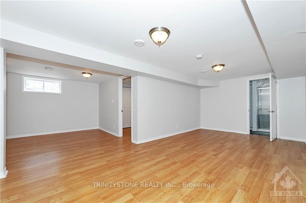 545 BROWNING Avenue photo 24
