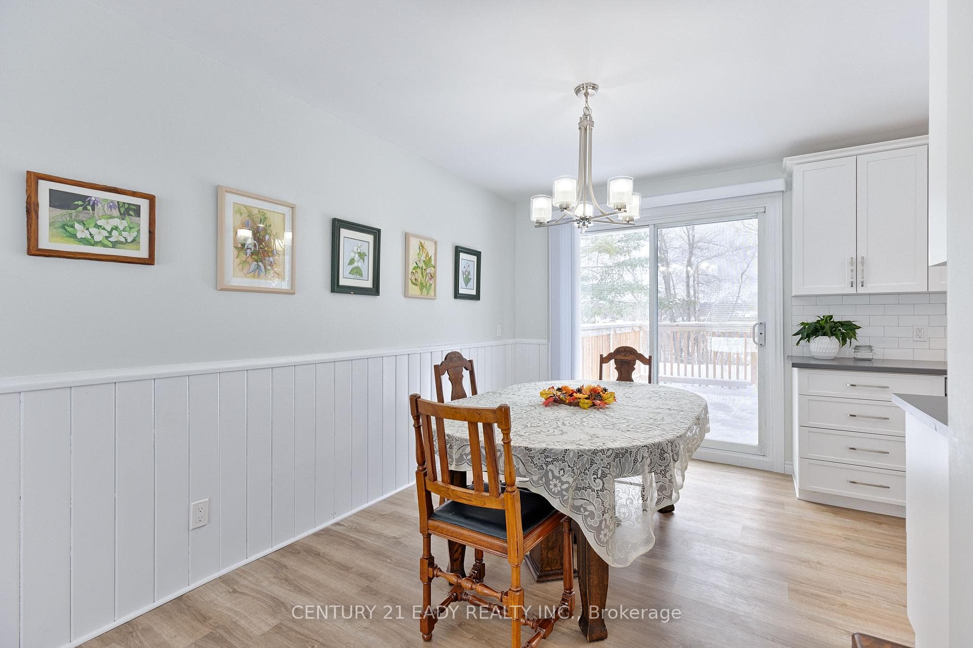 250 Bonnechere Street photo 9