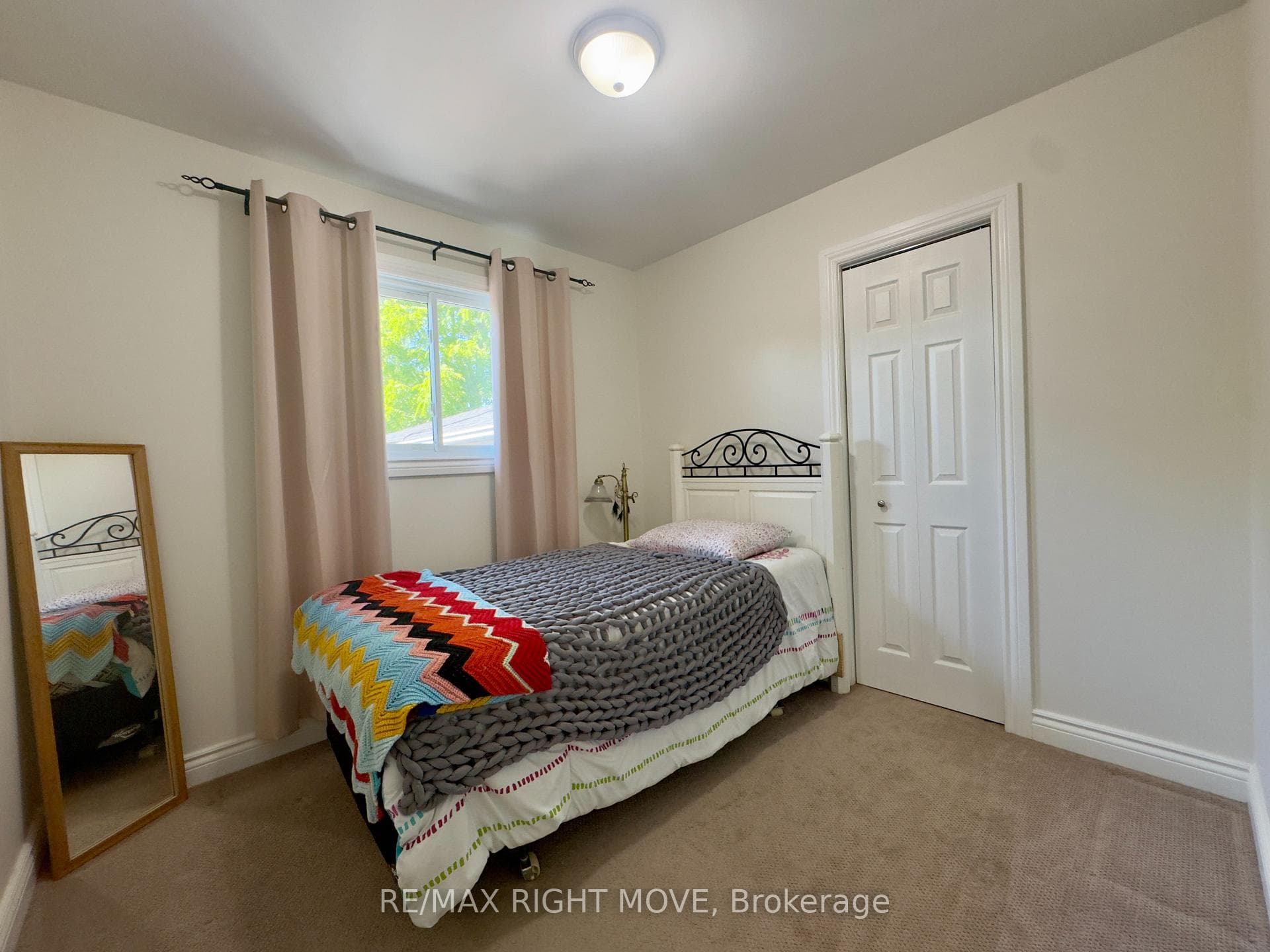 12 Hawkins Street photo 27