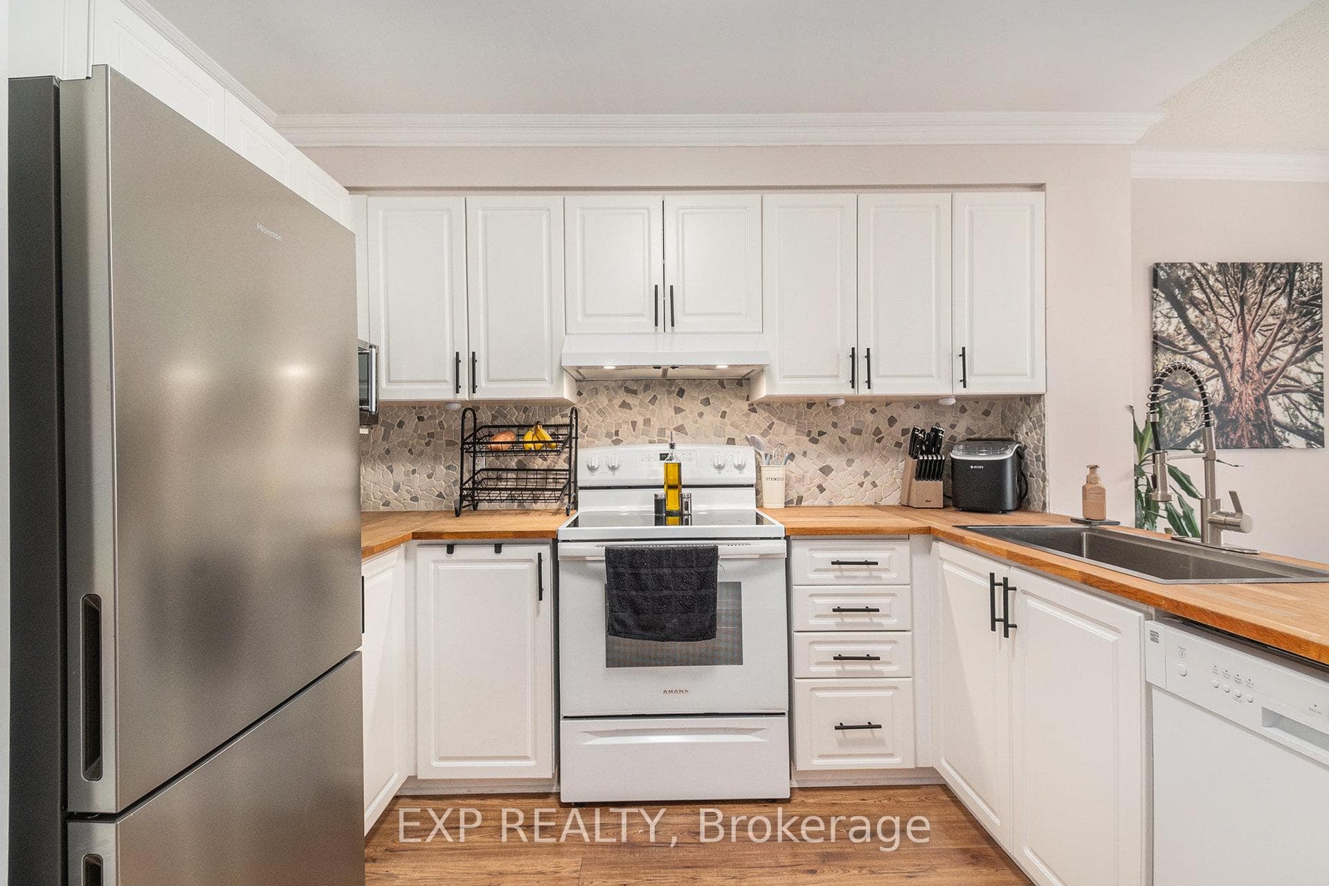 74 Lakepointe Drive photo 12