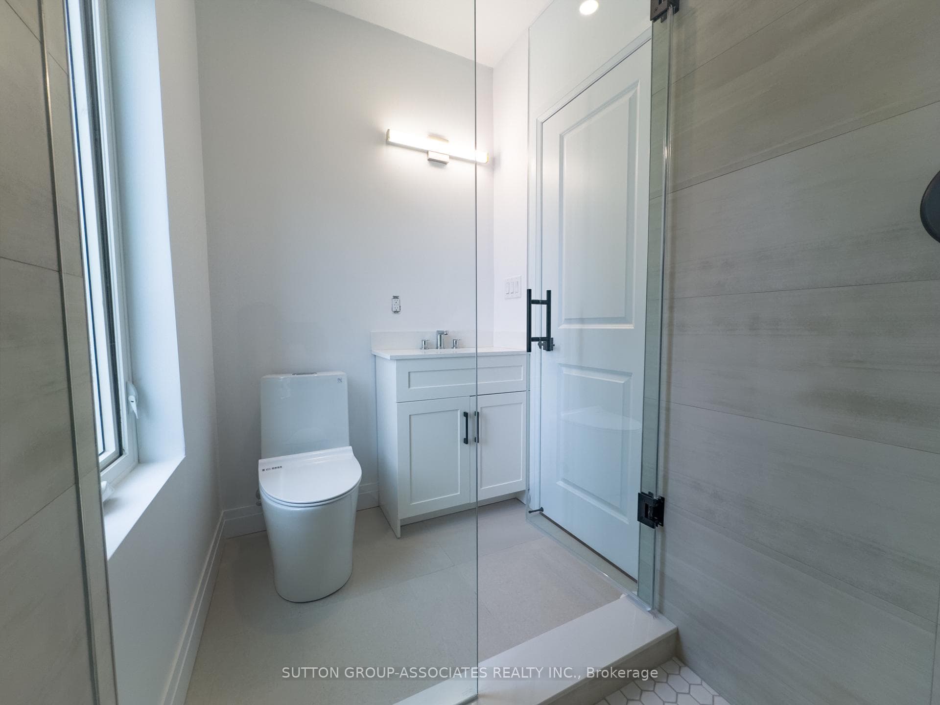 62 Hartley Avenue Unit Laneway photo 10