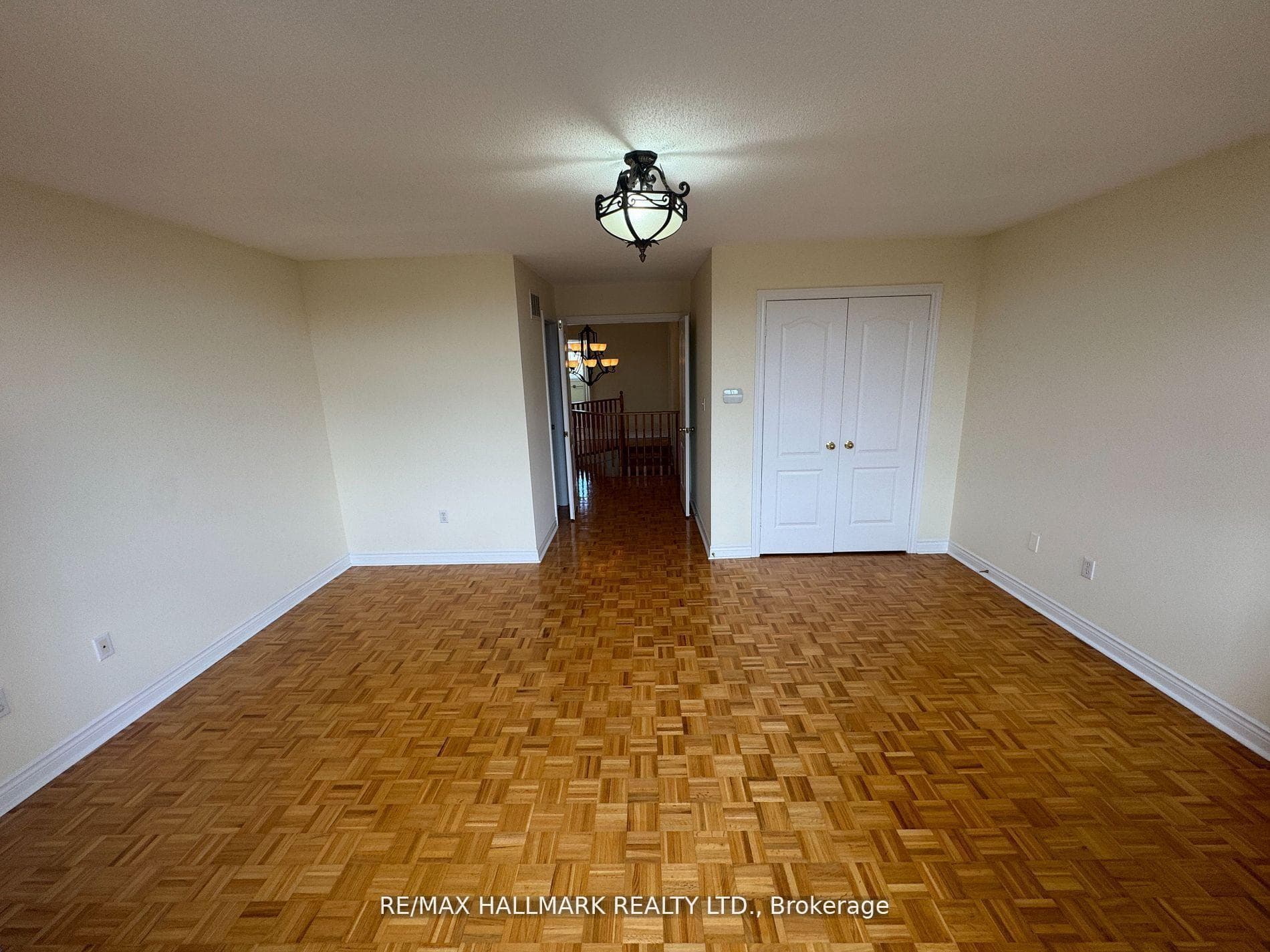 203 Landsbridge Street photo 26