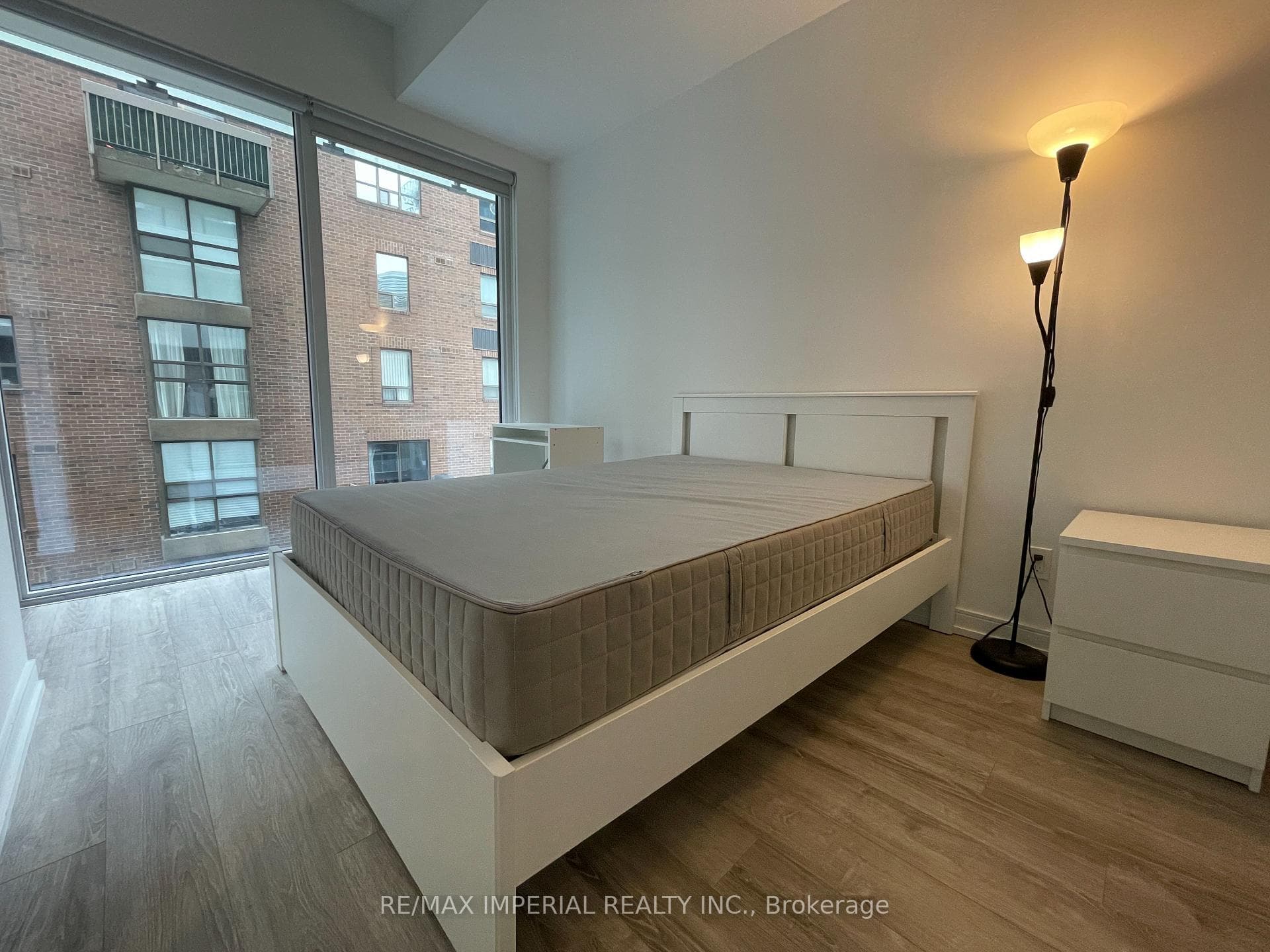 28 Wellesley Street Unit 409 photo 7