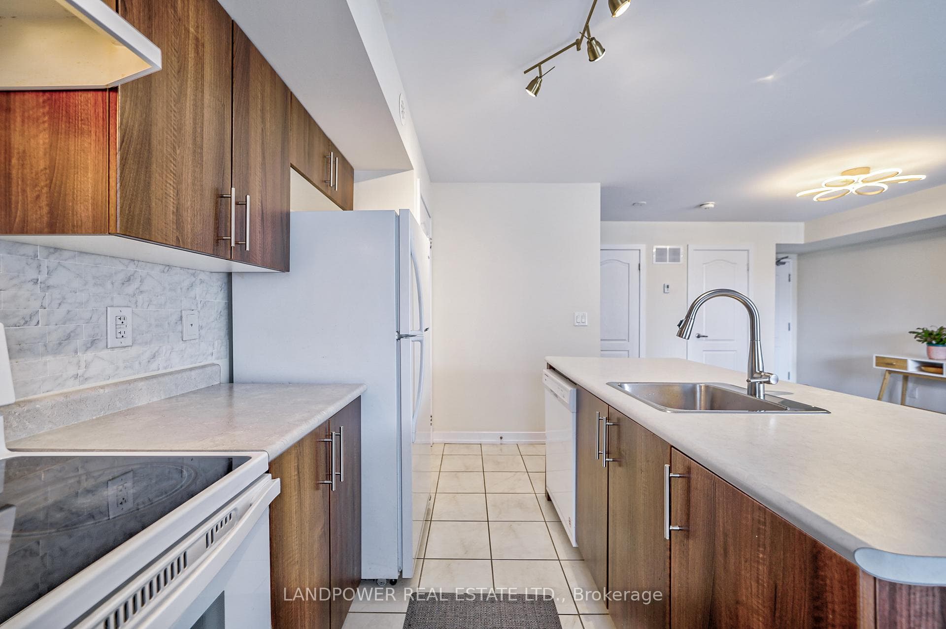 2 Dunsheath Way Unit 104 photo 27