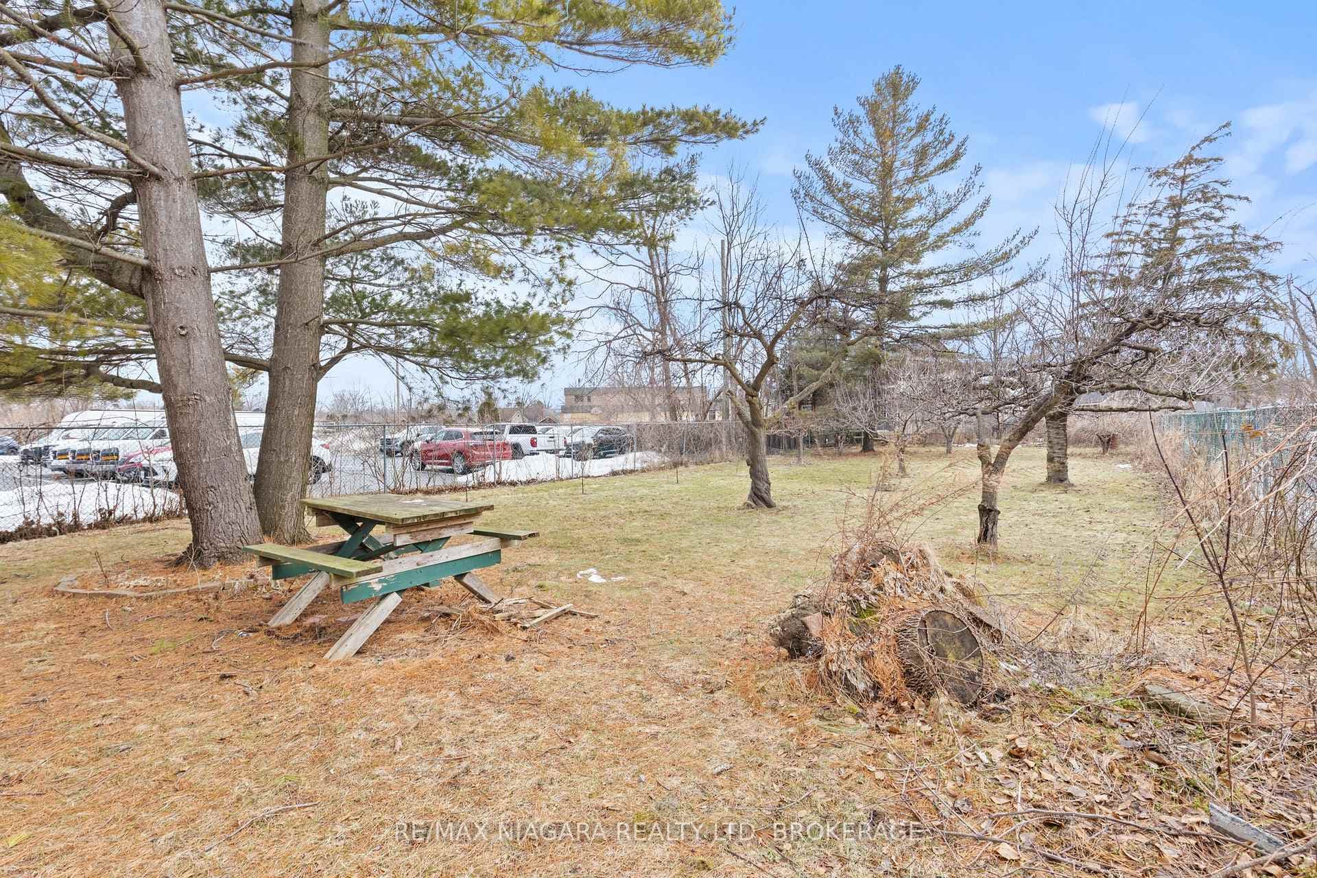 1530 NIAGARA STONE Road photo 5