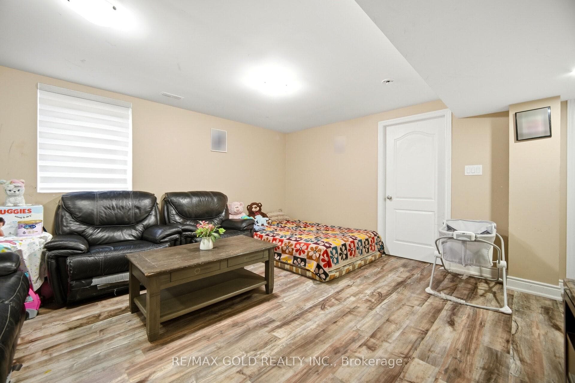 49 Squire Ellis Drive photo 32