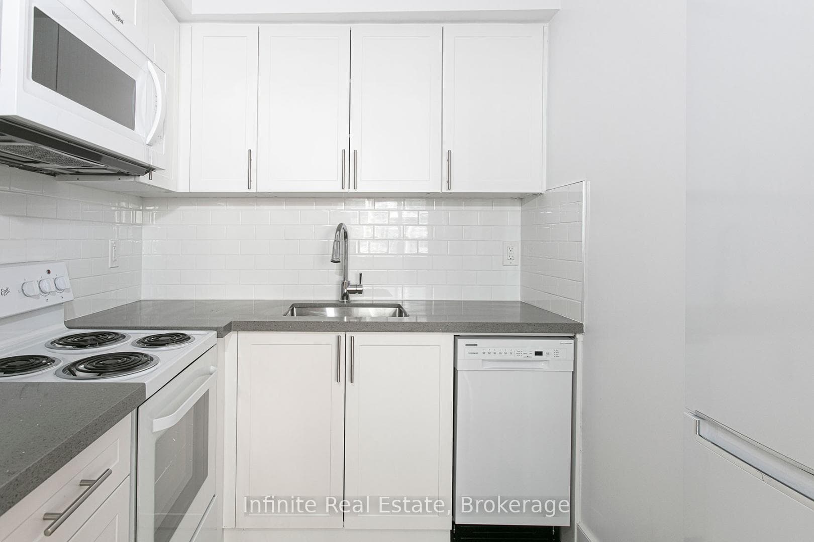 55 Isabella Street Unit 607 photo 4