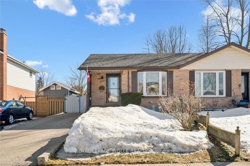 303A Mayview Crescent photo 1