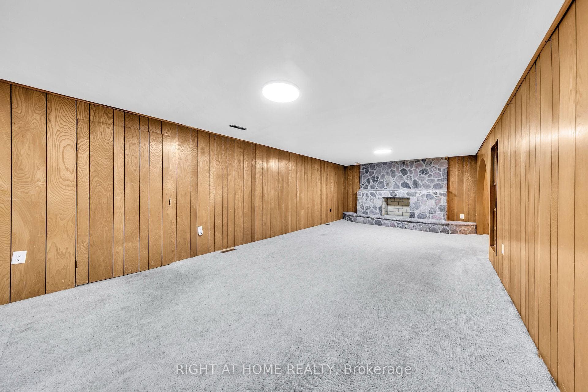88 Peckham Avenue photo 39