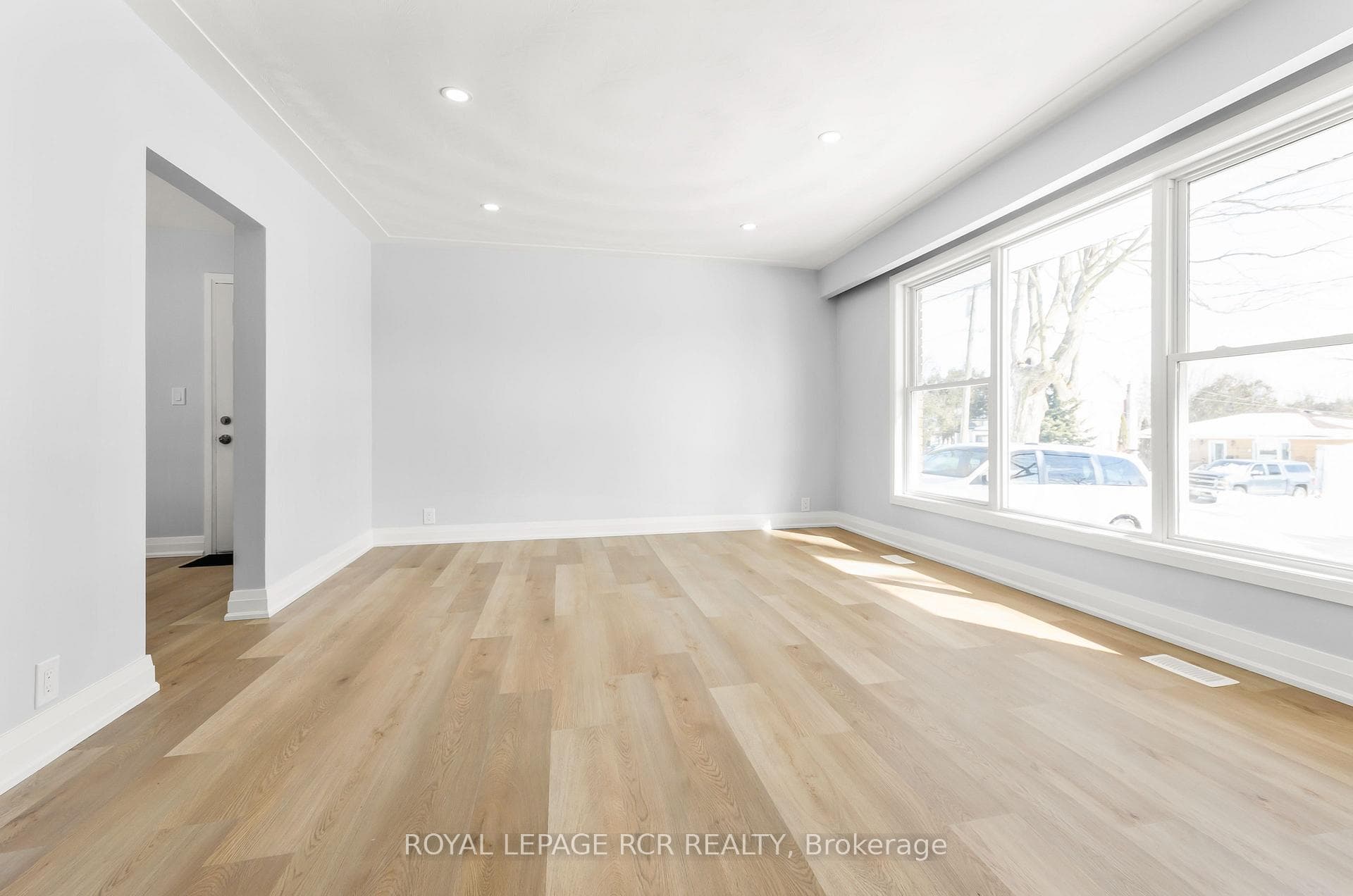 22 Leeson Street Unit Upper photo 3