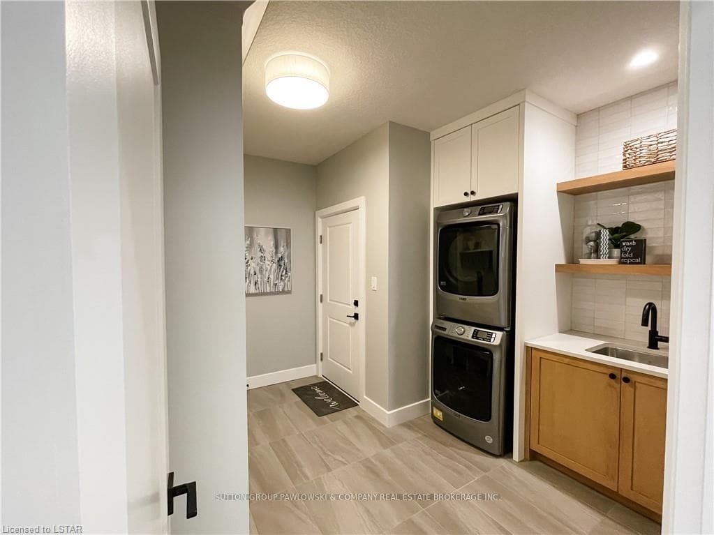 Photos of similar model for reference only