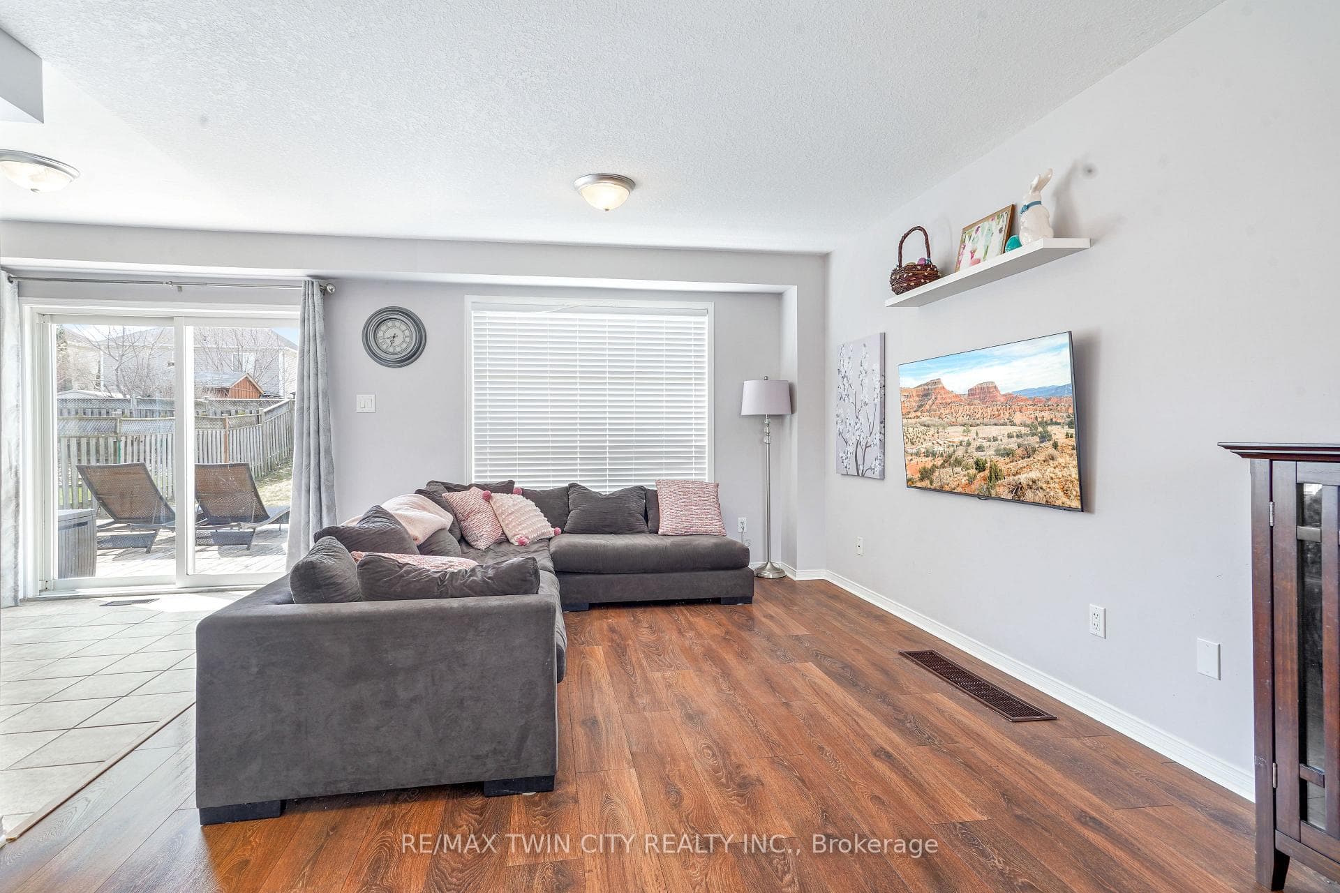 216 Osborn Avenue photo 10