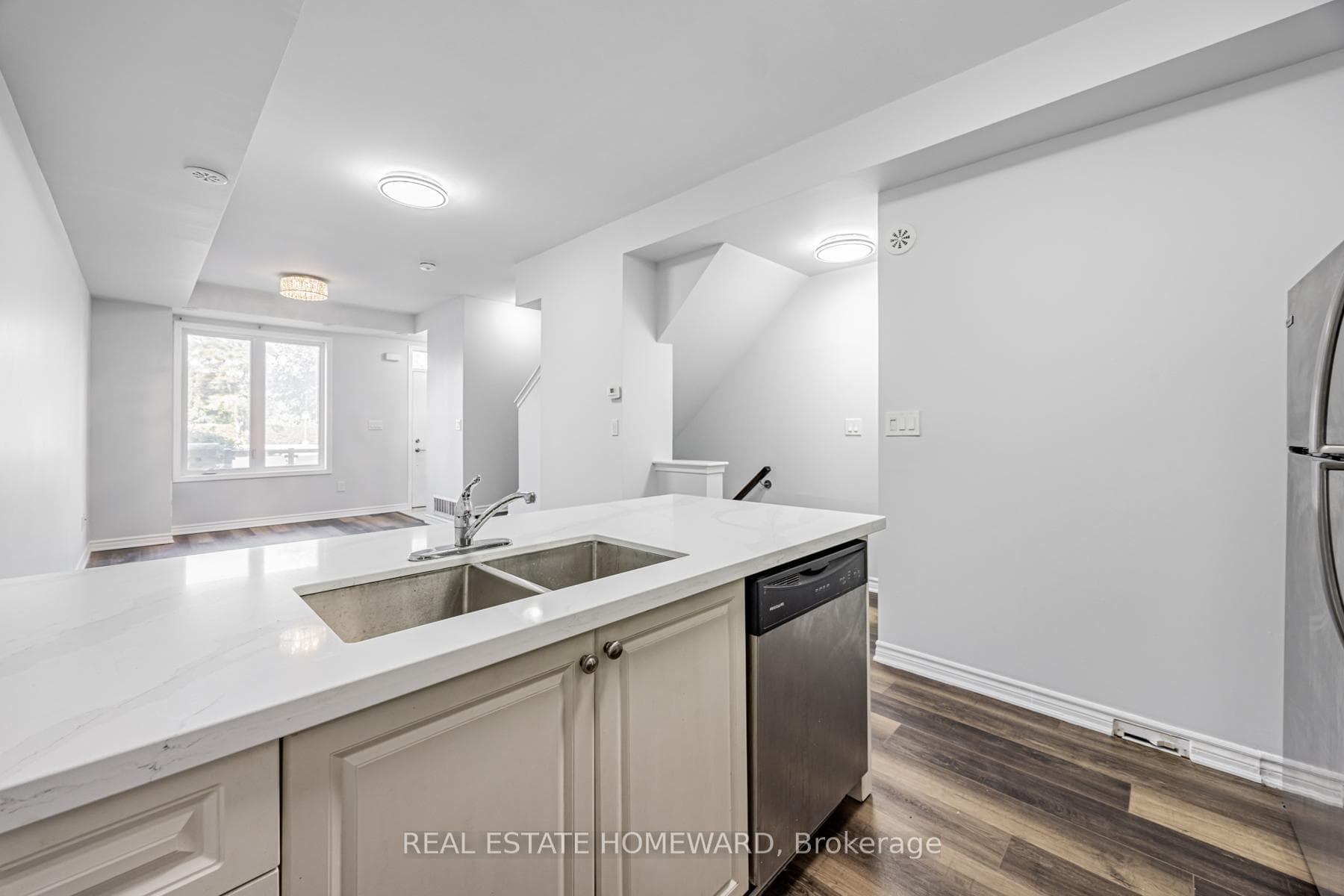 25 Heron Park Place Unit 7 photo 12