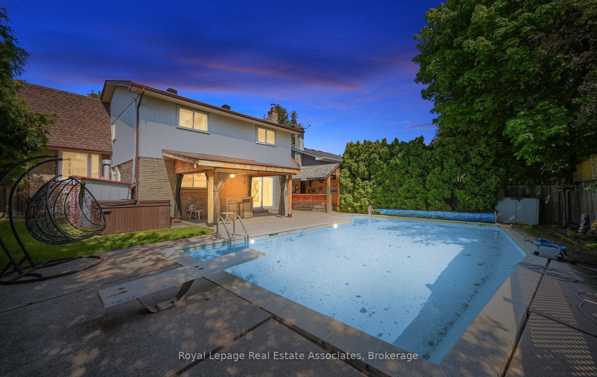 10 Charing Drive photo 36