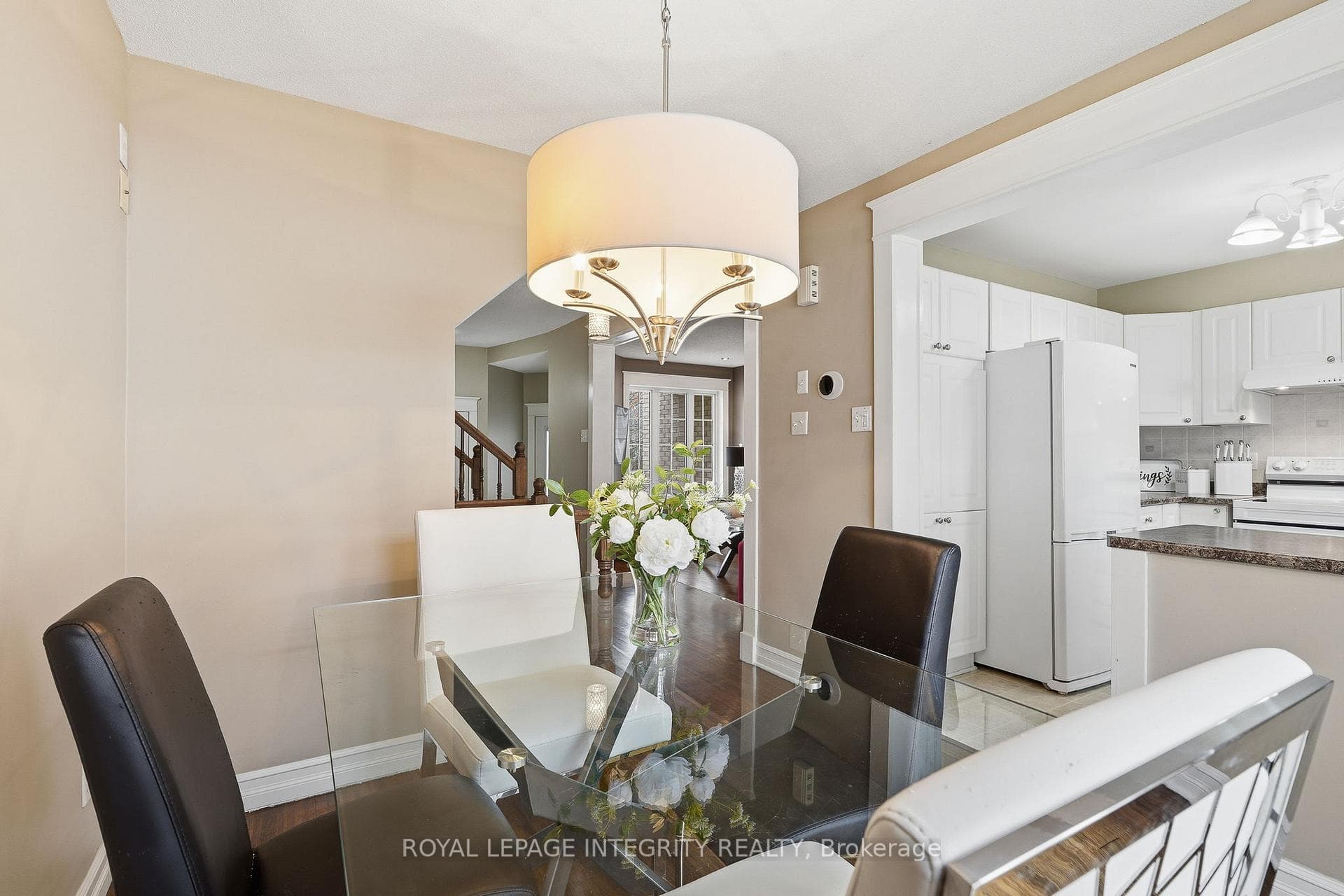 1073 Brasseur Crescent photo 12