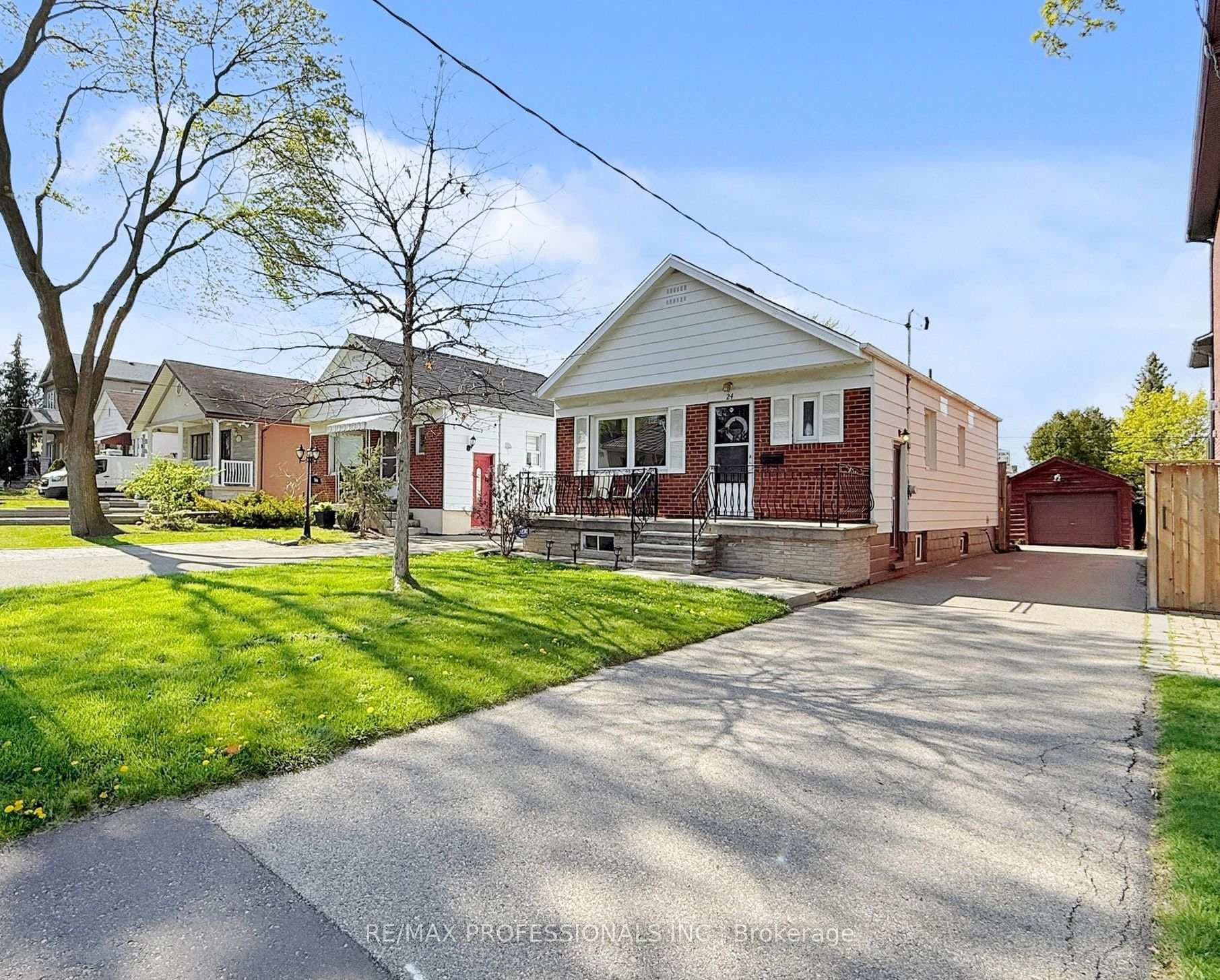 24 Braeburn Avenue photo 1