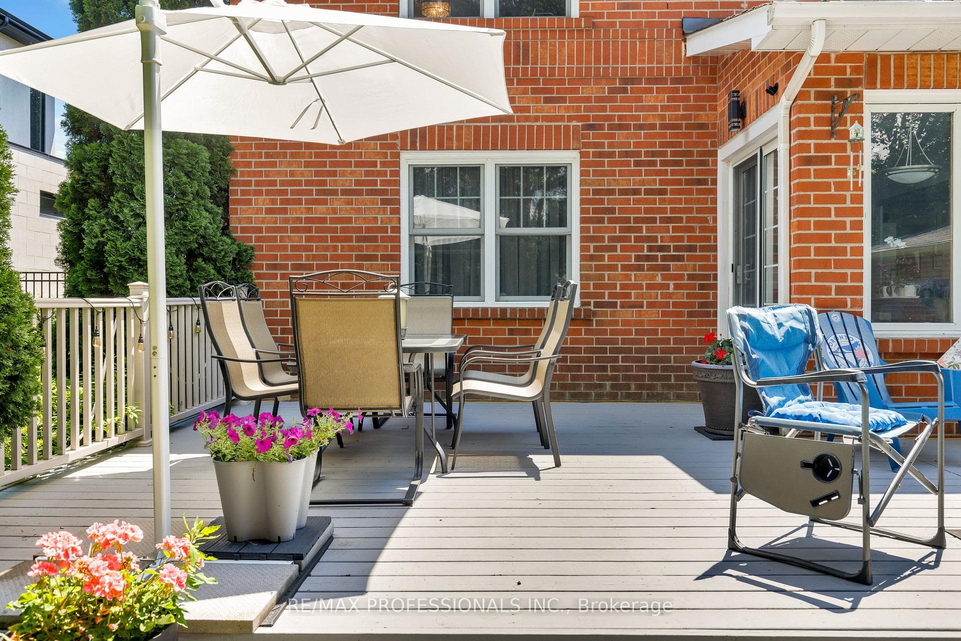 106 Rathburn Road photo 25