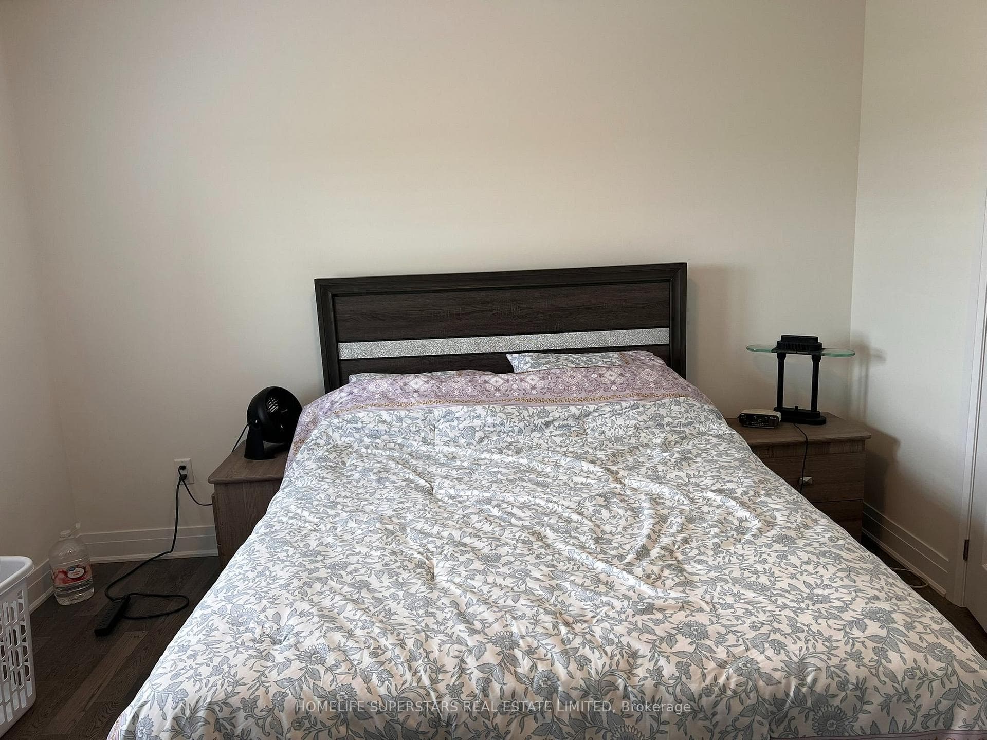 188 AVIRON Crescent photo 44