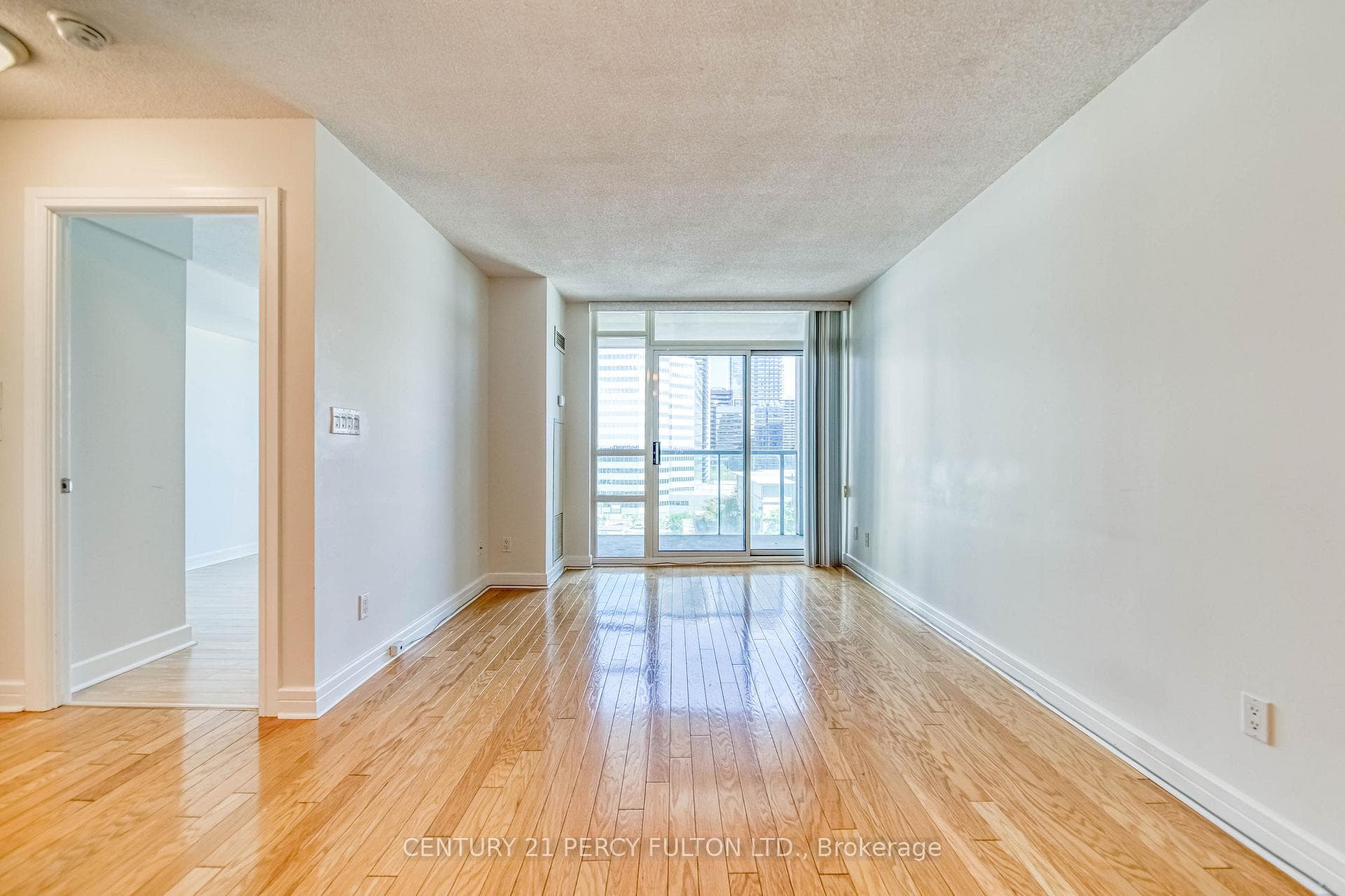 16 Harrison Garden Boulevard Unit 901 photo 13