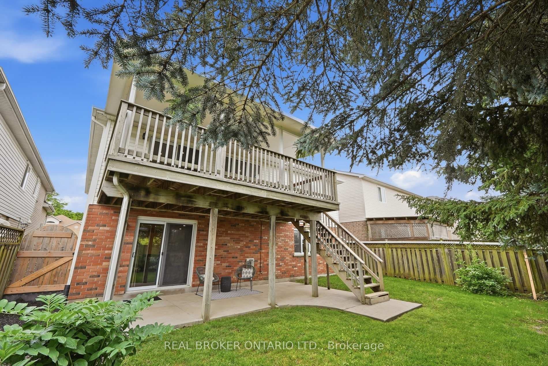 105 Harwood Road photo 32
