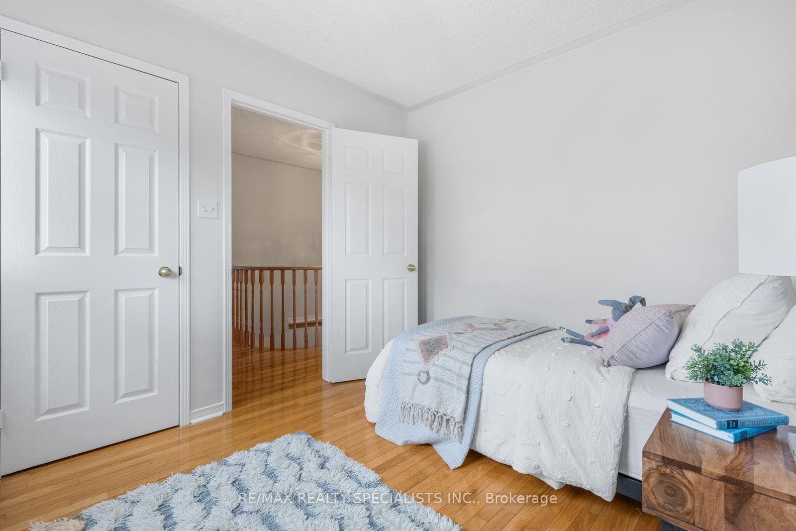 3879 Periwinkle Crescent photo 25