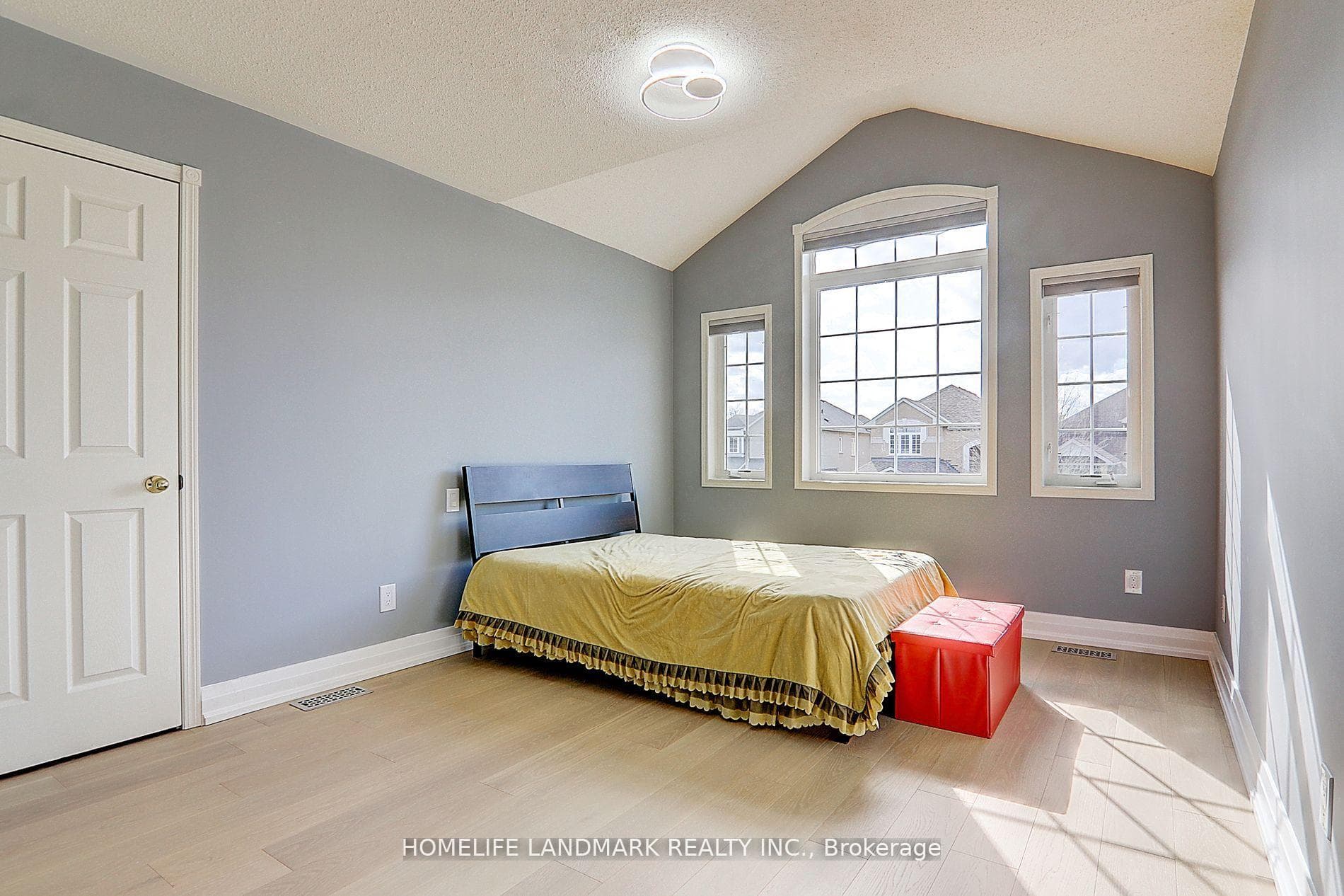 51 White Cedar Drive photo 5
