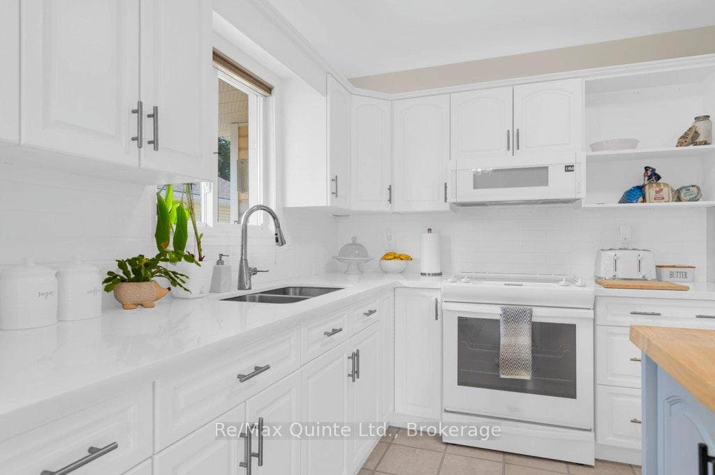 2 Heritage Drive photo 6