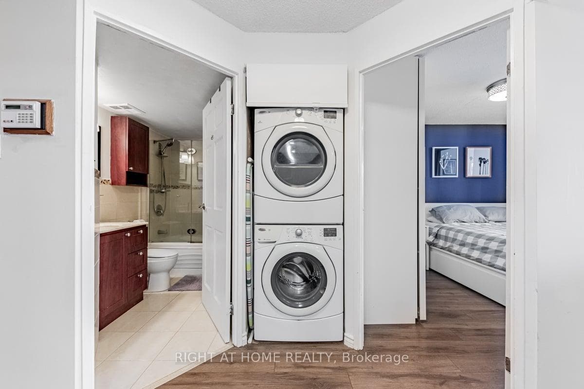 60 Homewood Avenue Unit 201 photo 8