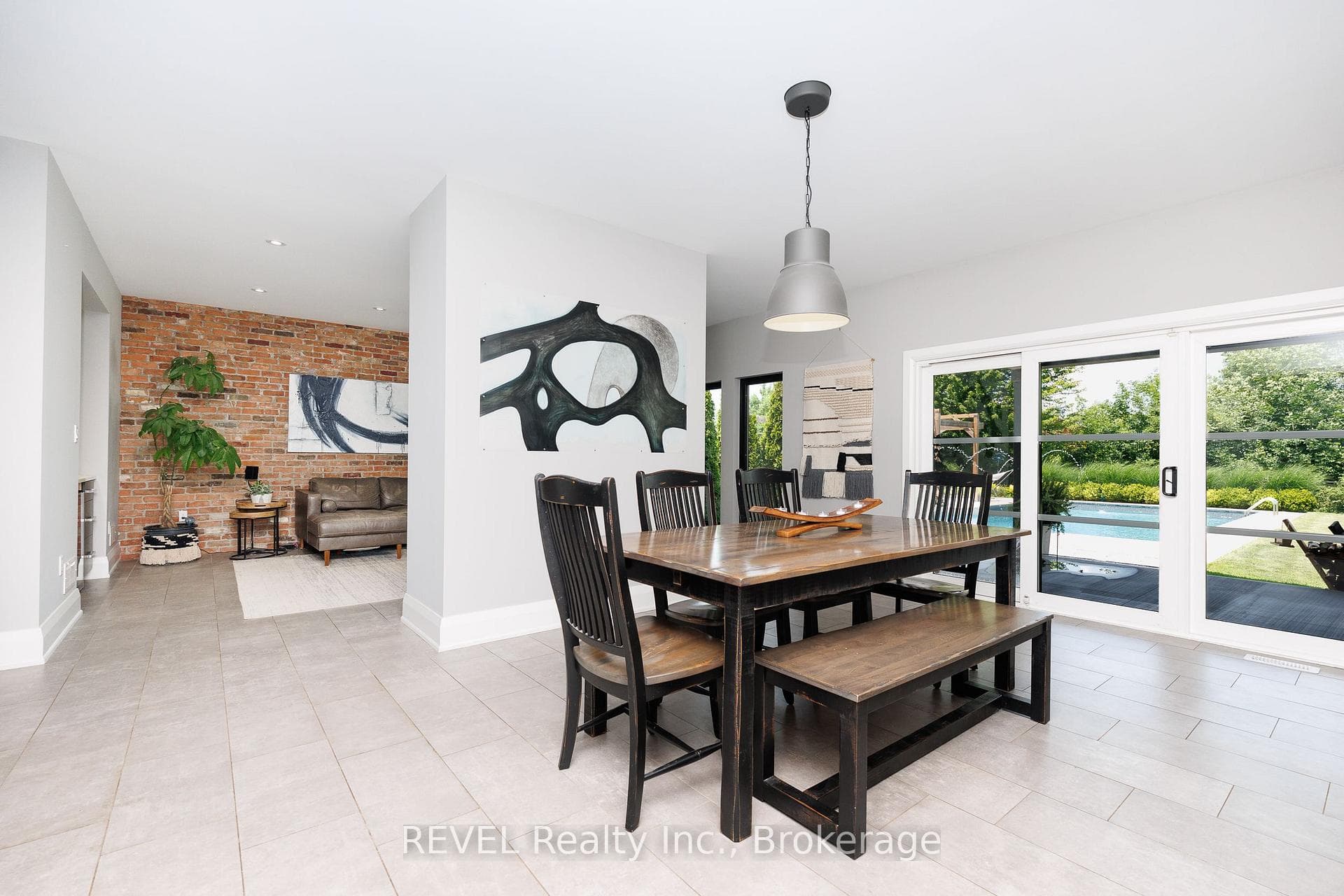 1009 Canboro Road photo 13