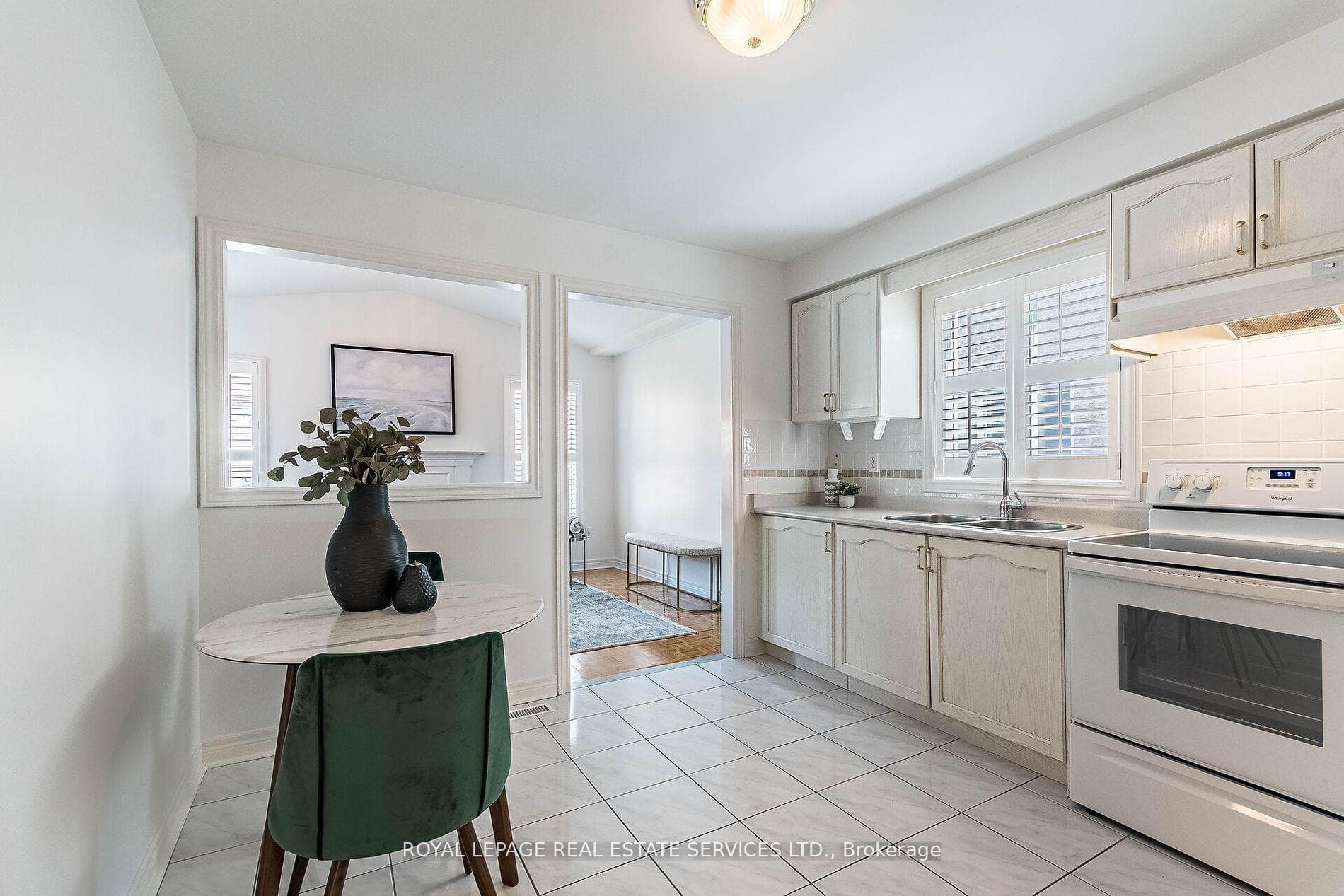3834 Althorpe Circle photo 13