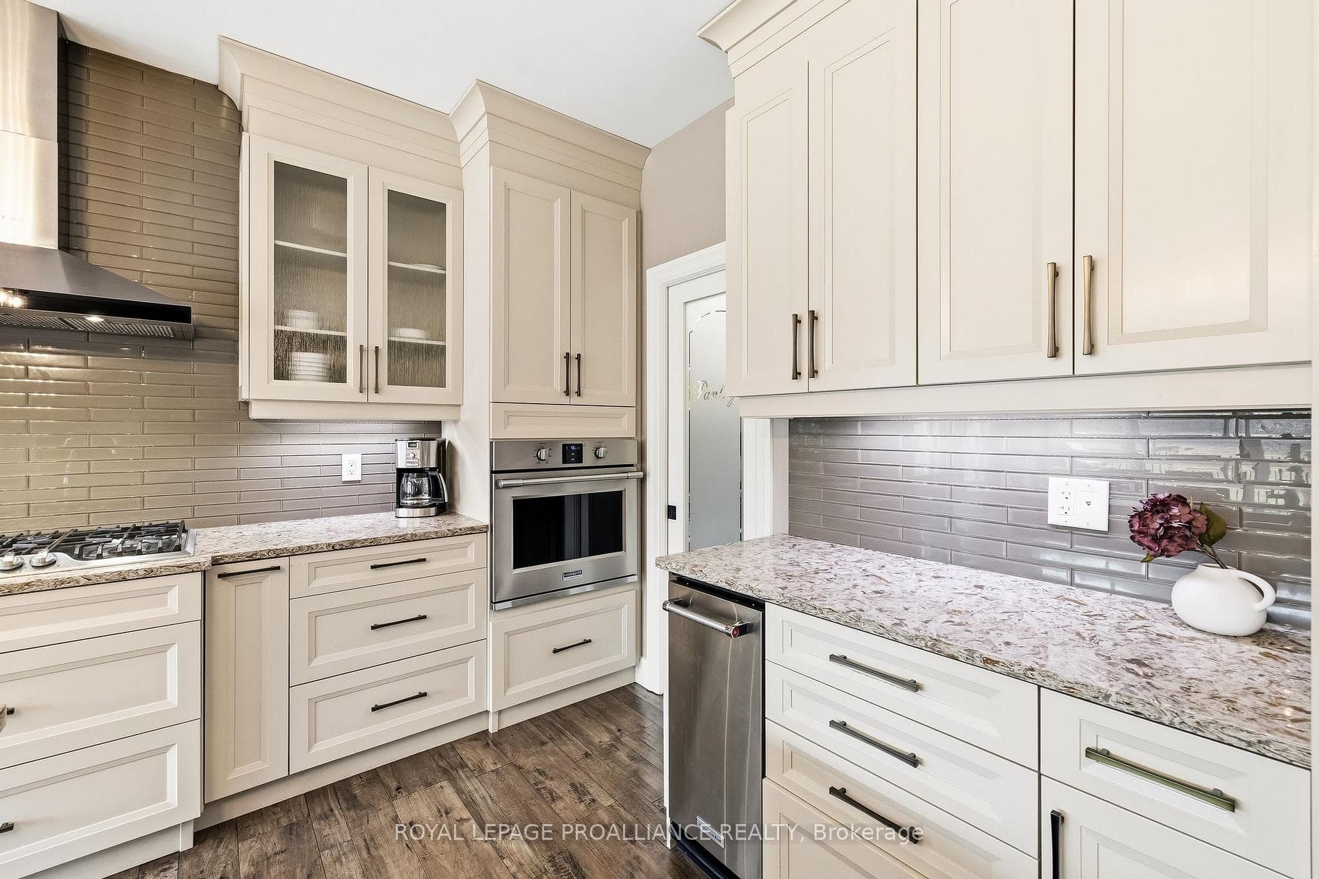 19 Autumn Grove photo 18
