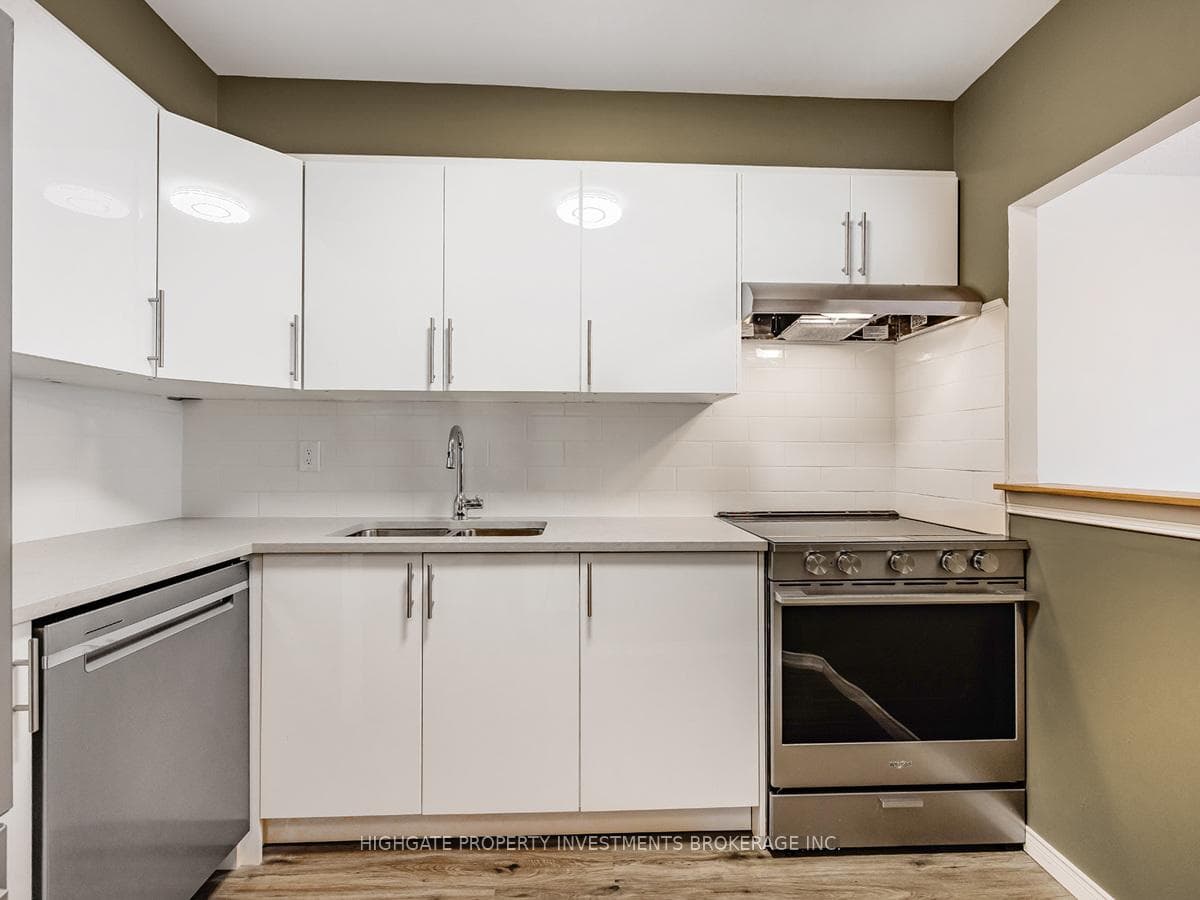 1270 MAPLE CROSSING Boulevard Unit 1203 photo 13