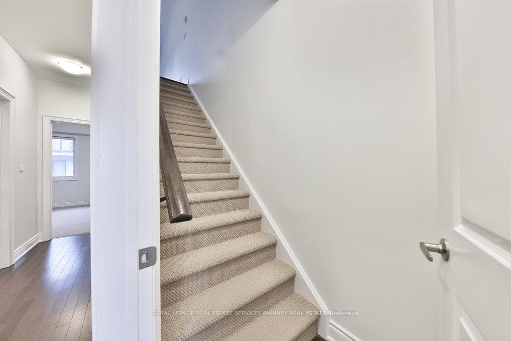 2160 Trafalgar Road Unit 7 photo 25
