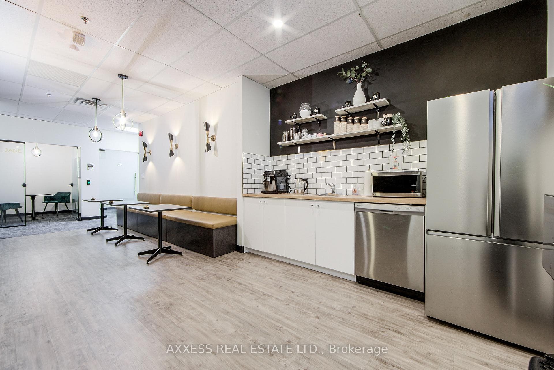 30 Eglinton Avenue Unit 400 photo 33