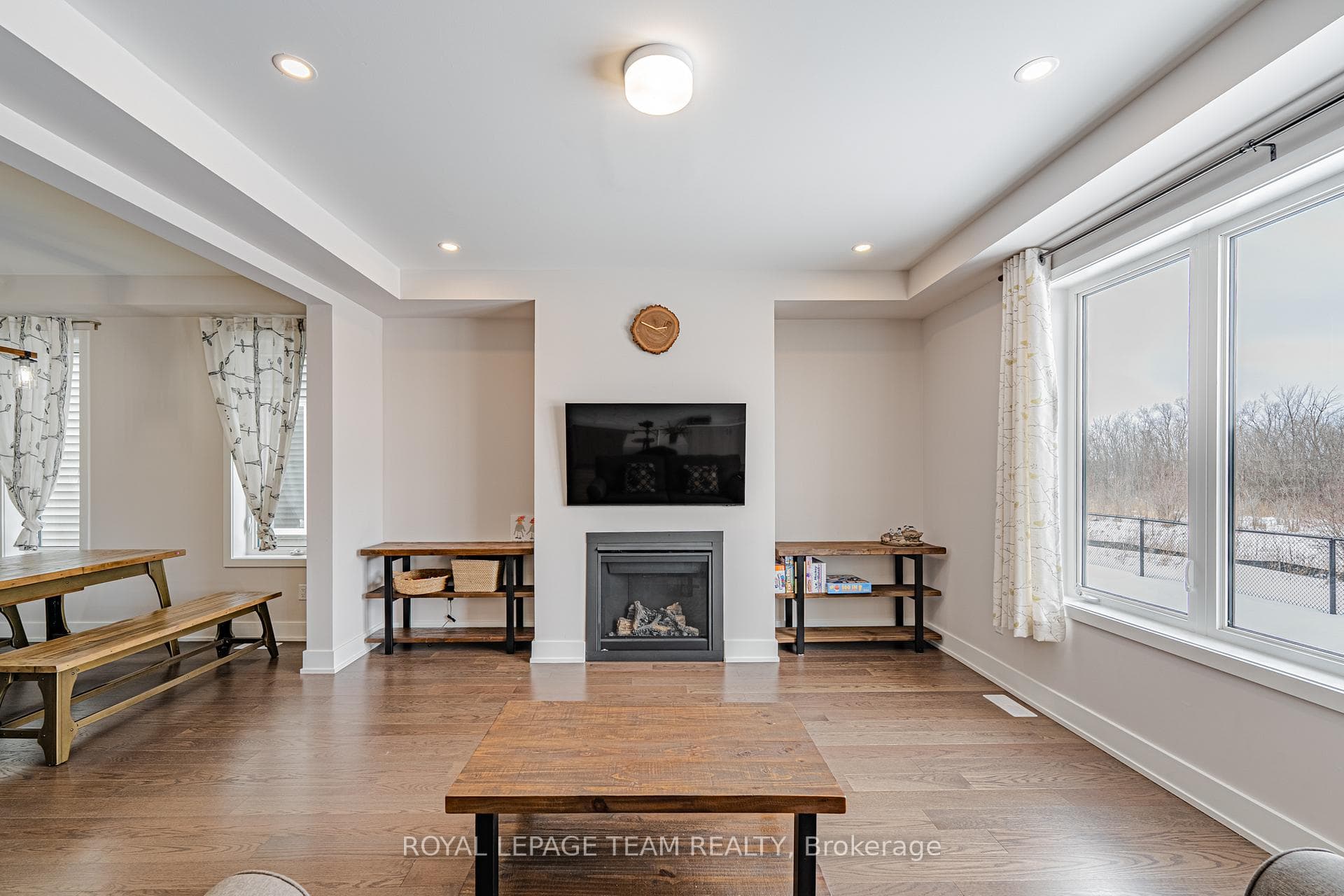 863 Moonrise Terrace photo 24