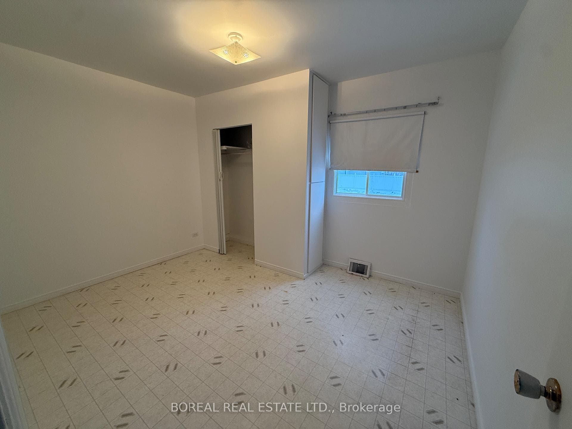 101 Ross Road photo 15