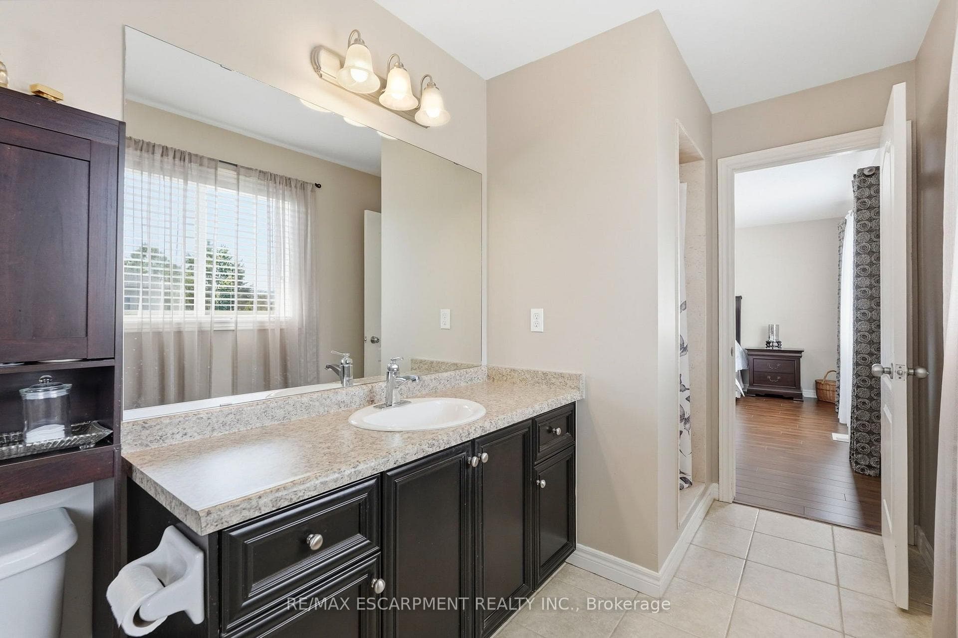 1332 Baseline Road photo 21