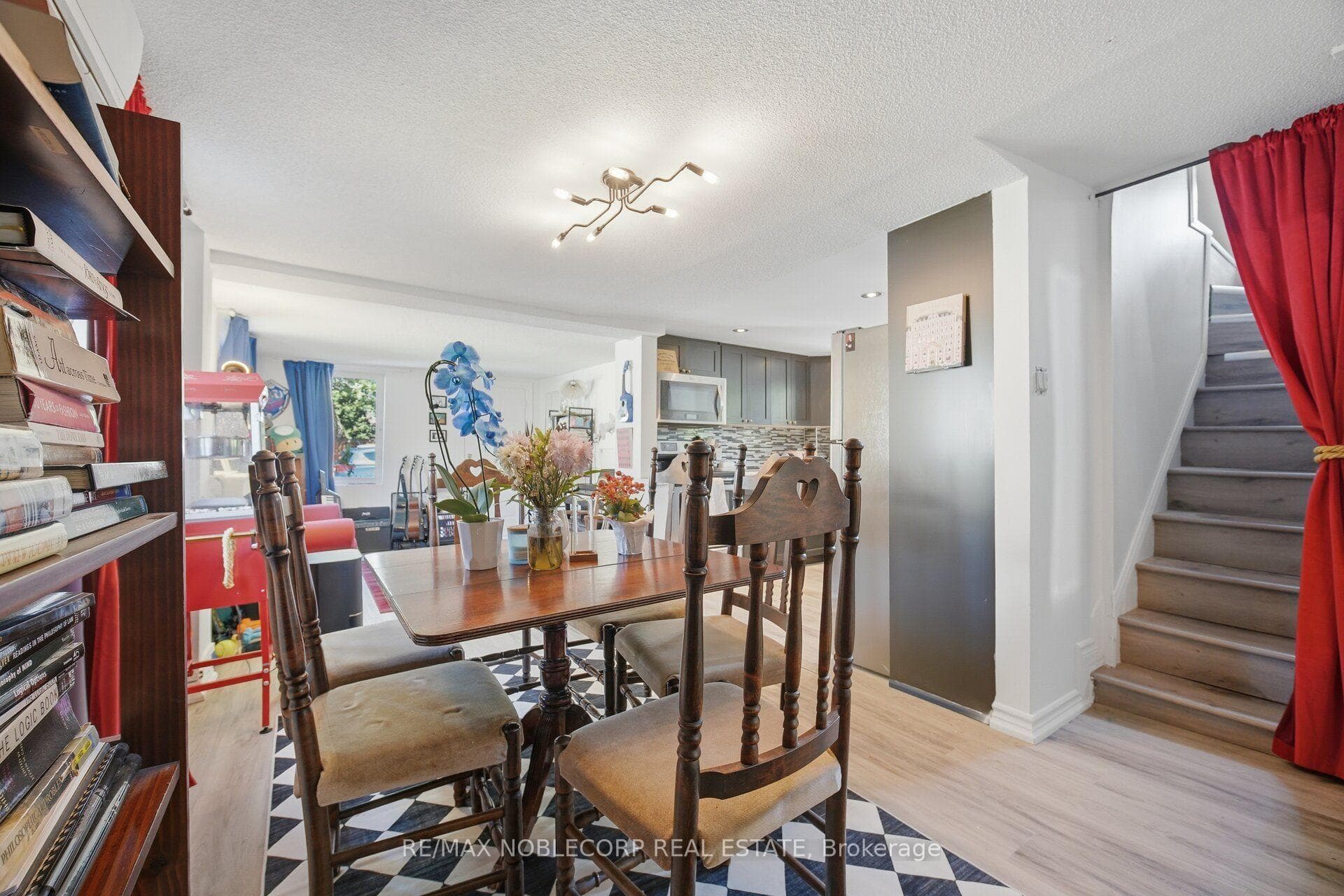 262 Pine Street photo 15