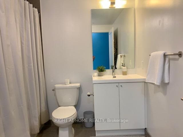 2550 Simcoe Street Unit 820 photo 23