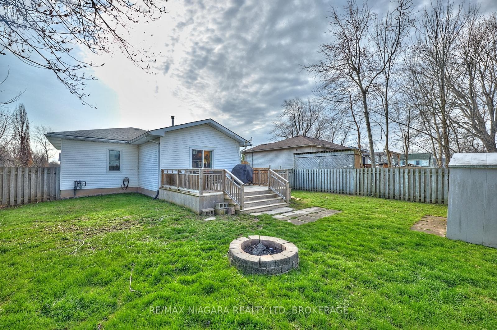 527 Ferndale Avenue photo 21