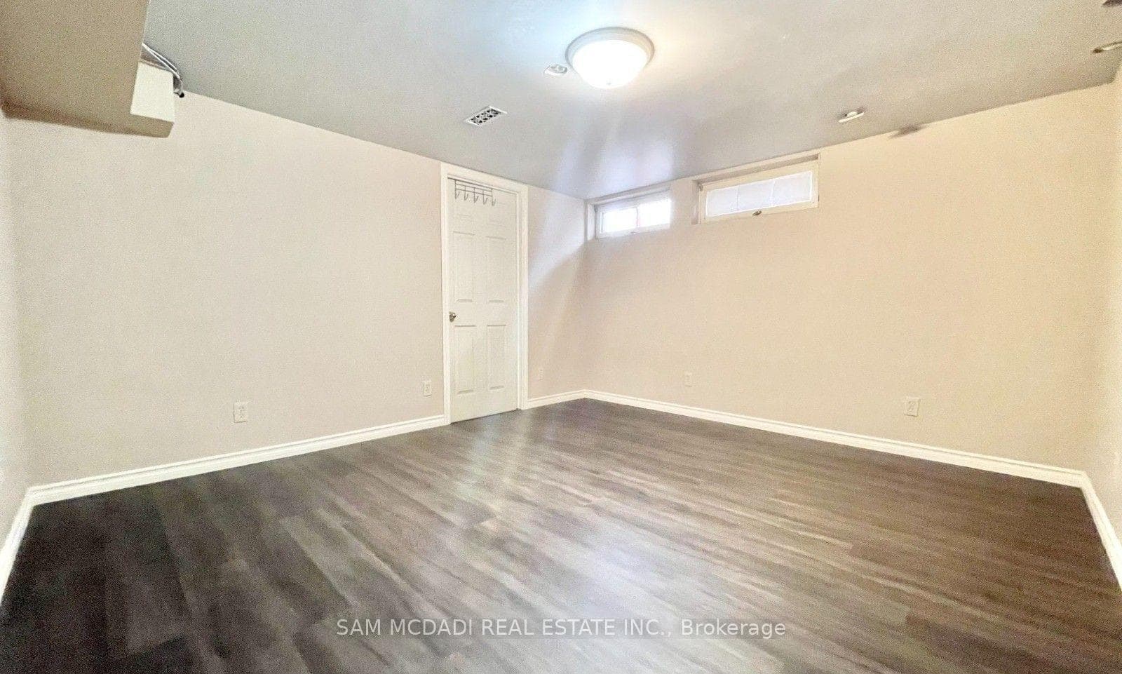 257 Thorncrest Drive photo 16